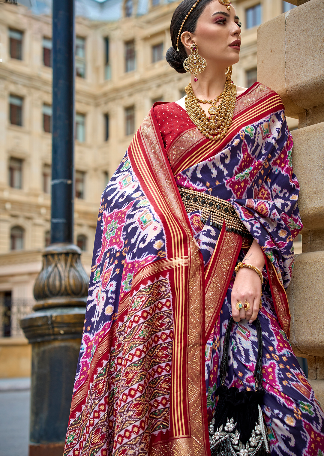 Royal Blue Woven Royal Traditional Patola Silk Saree