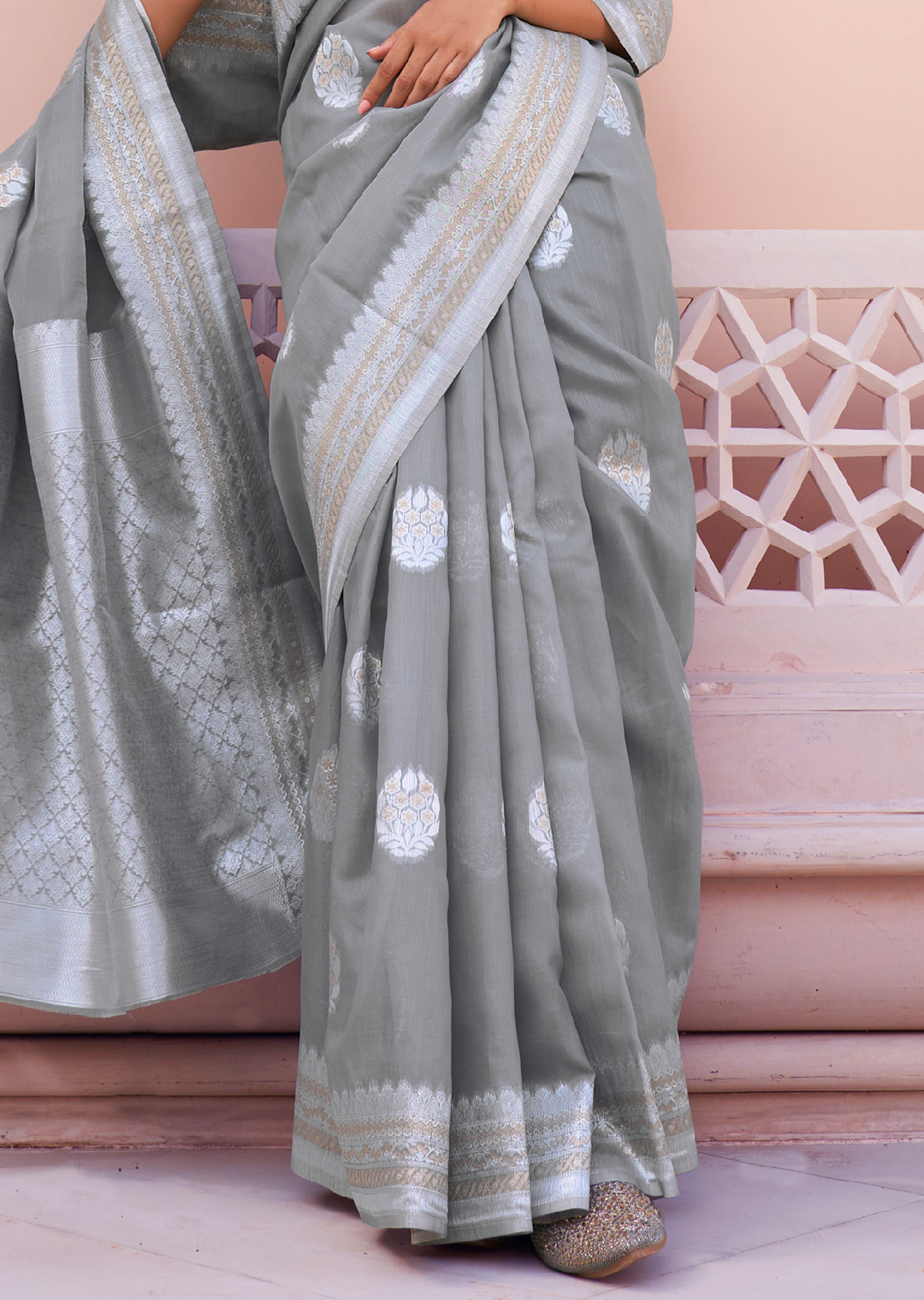 CLOUD GRAY WOVEN PURE HANDLOOM LINEN SAREE