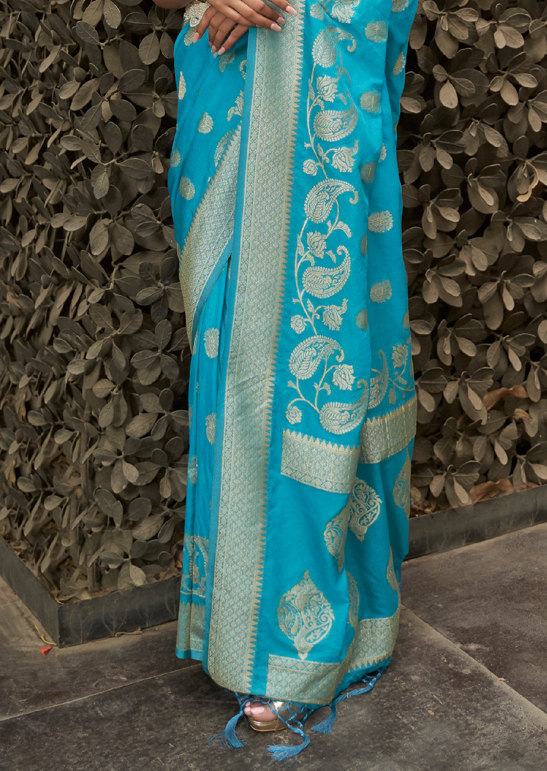 Deep Sky Blue Woven Two Tone Chinon Chiffon Silk Saree