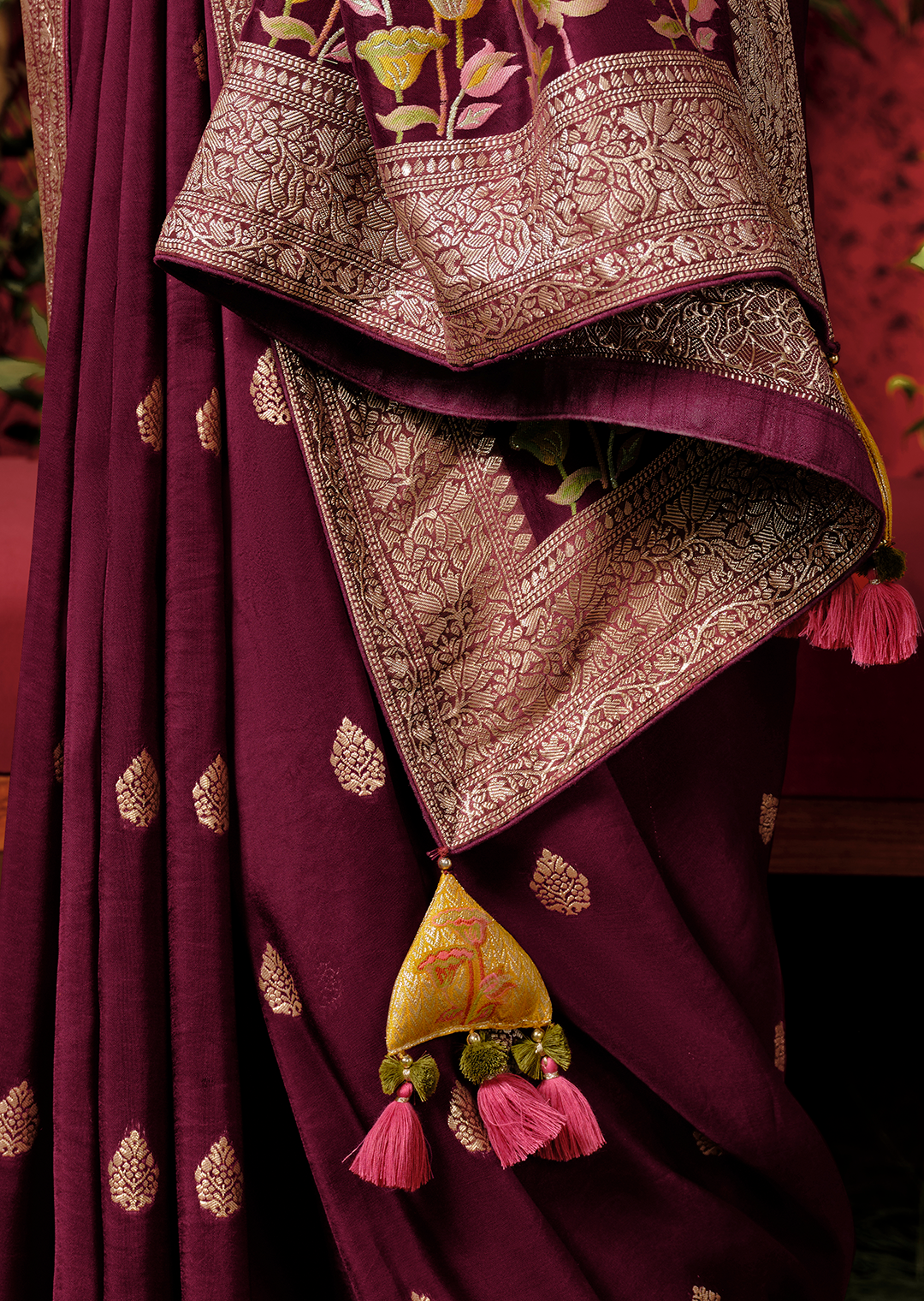 Grape Purple	Woven Pure Viscose Dola Silk Banarasi Saree