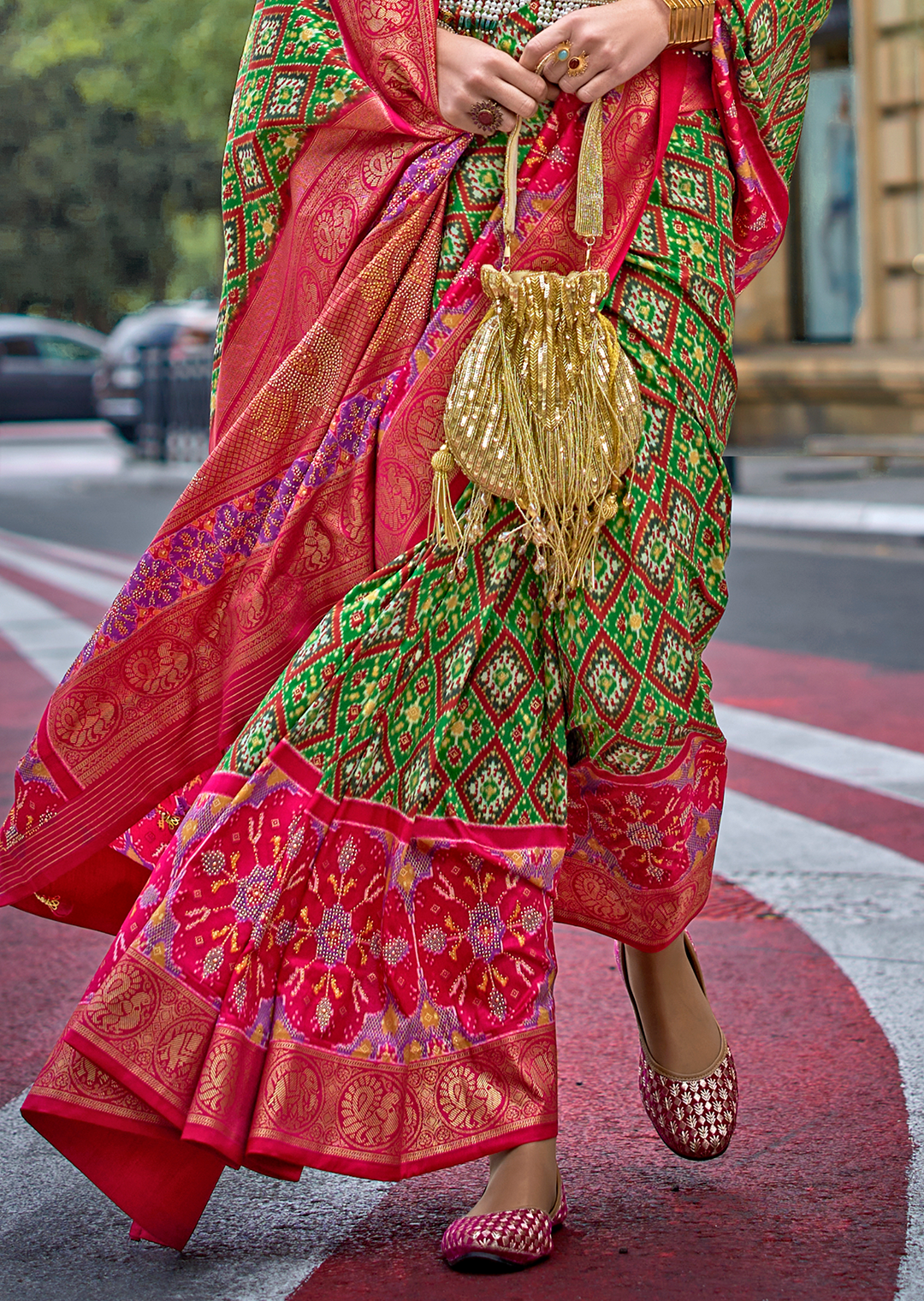 Green & Red	Woven Royal Traditional Patola Silk Saree