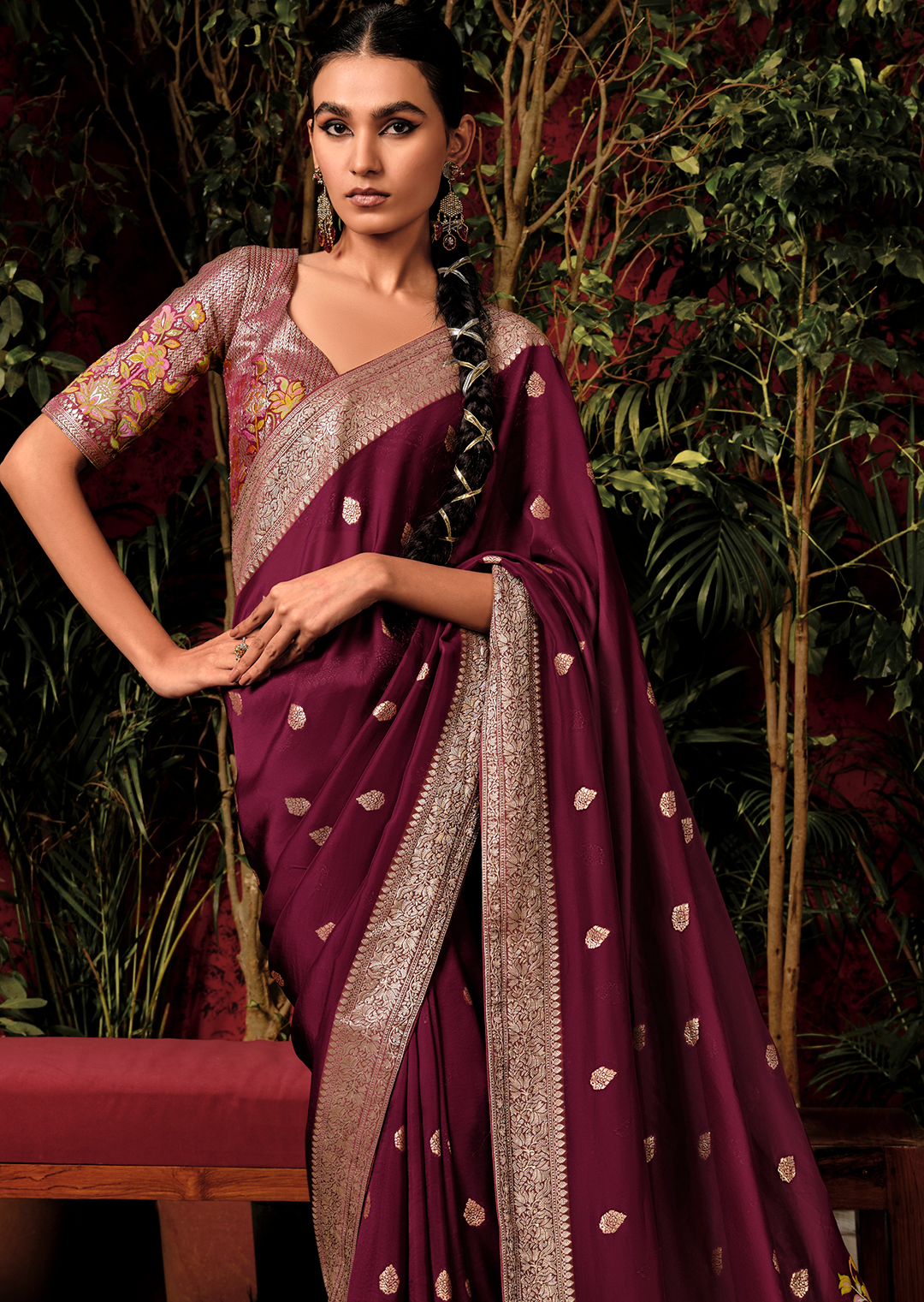 Grape Purple	Woven Pure Viscose Dola Silk Banarasi Saree