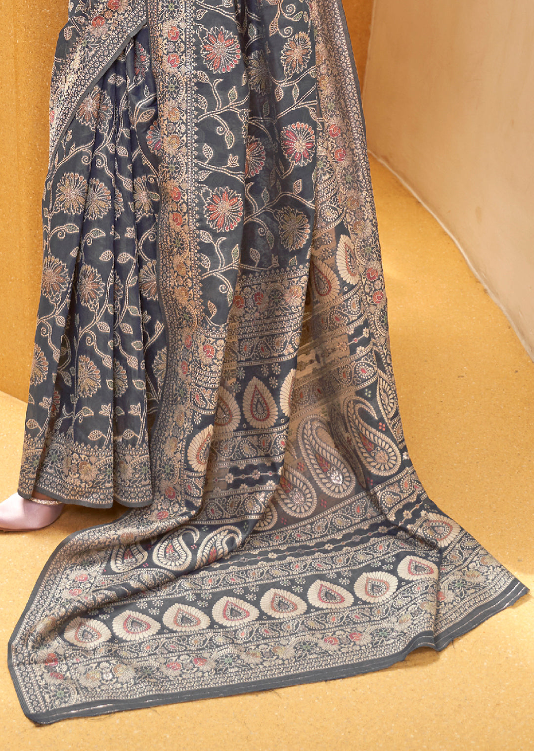 CLOUD GRAY WOVEN CHIKANKARI LUCKNOWI COTTON SAREE