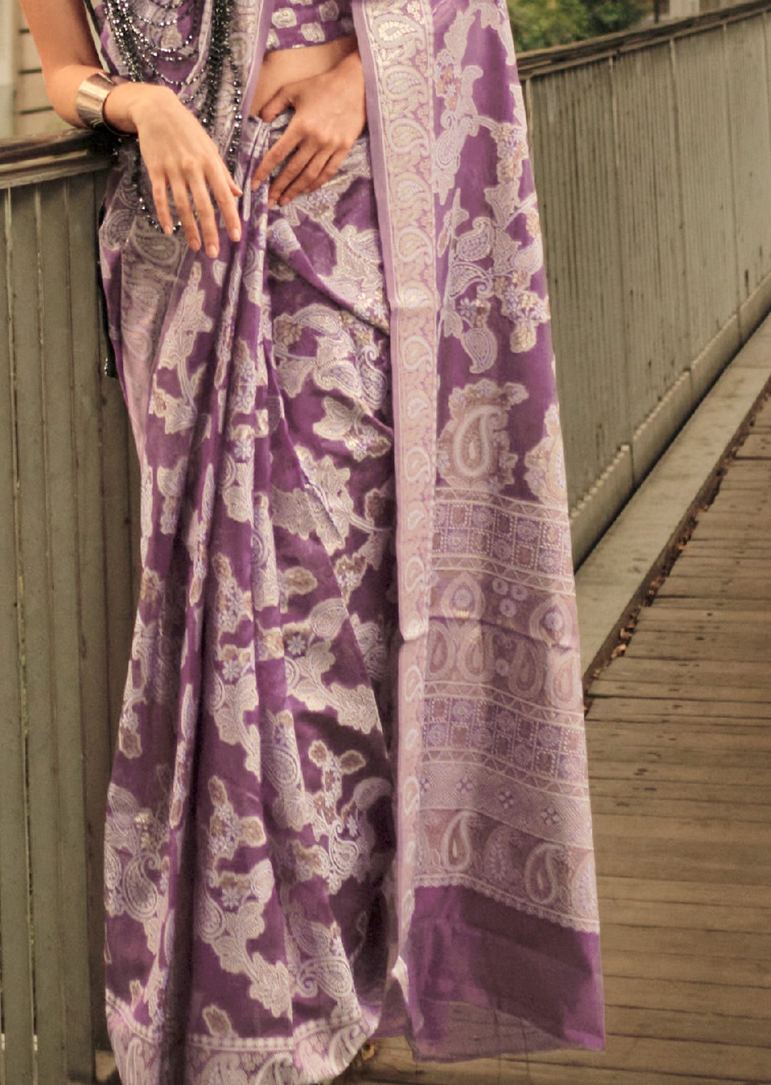 Heather Purple Woven Handloom Chikankari Lucknowi Organza Silk Saree