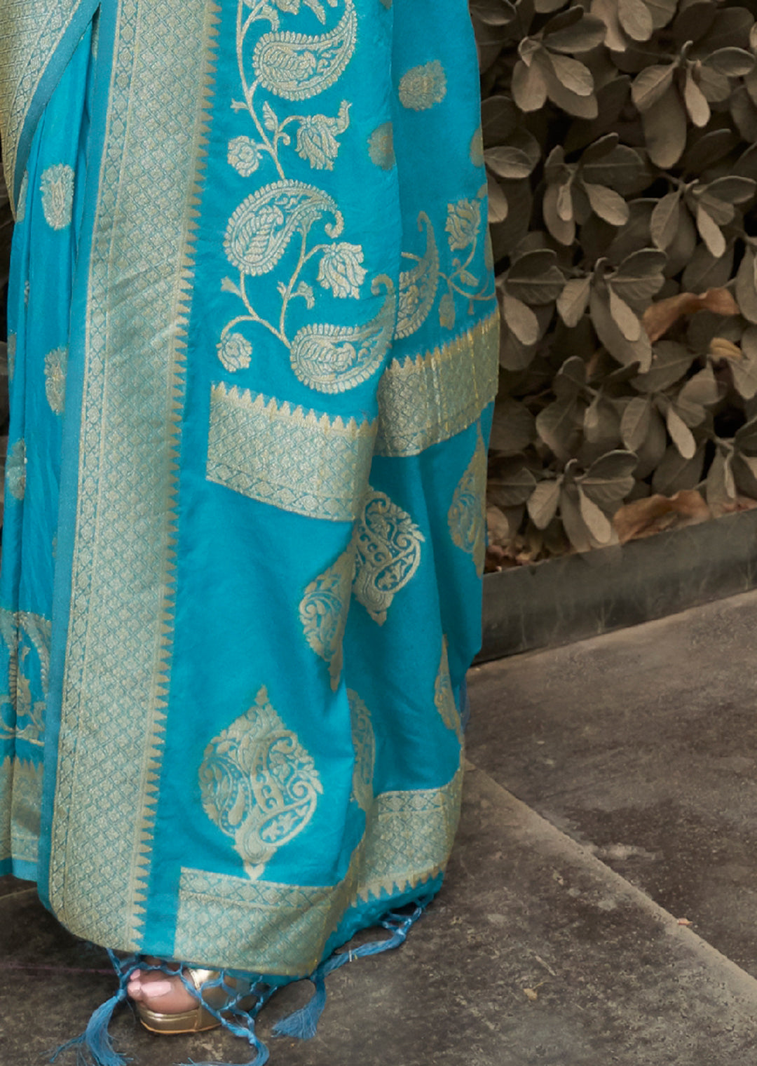 Deep Sky Blue Woven Two Tone Chinon Chiffon Silk Saree