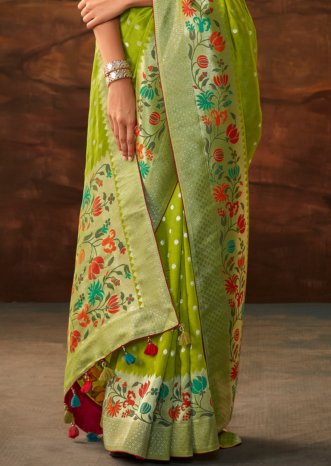 Parrot Green Zari & Resham Woven Designer Banarasi Silk Saree