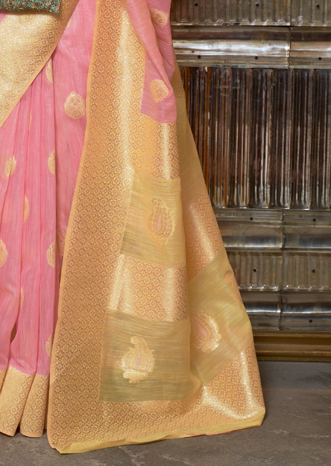 Carnation Pink Woven Pure Handloom Linen Saree