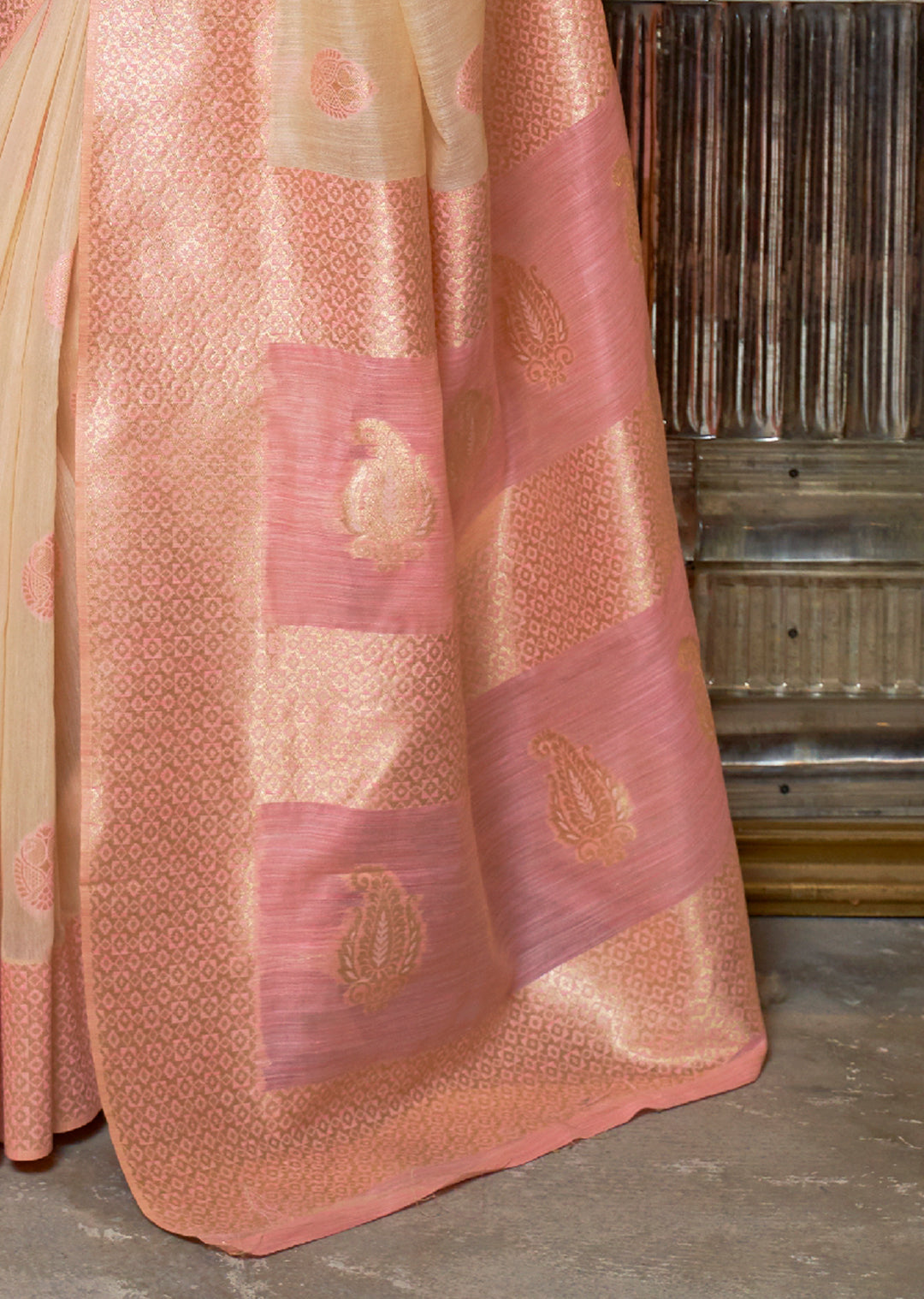 Ivory Off White Woven Pure Handloom Linen Saree