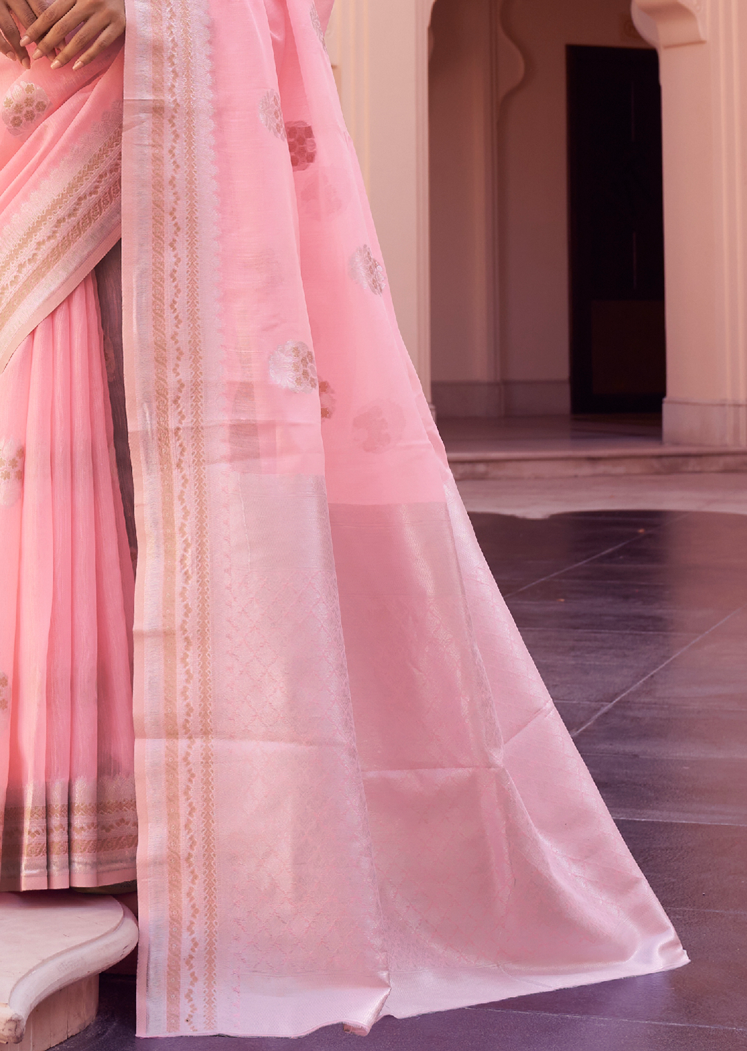 POWDER PINK WOVEN PURE HANDLOOM LINEN SAREE