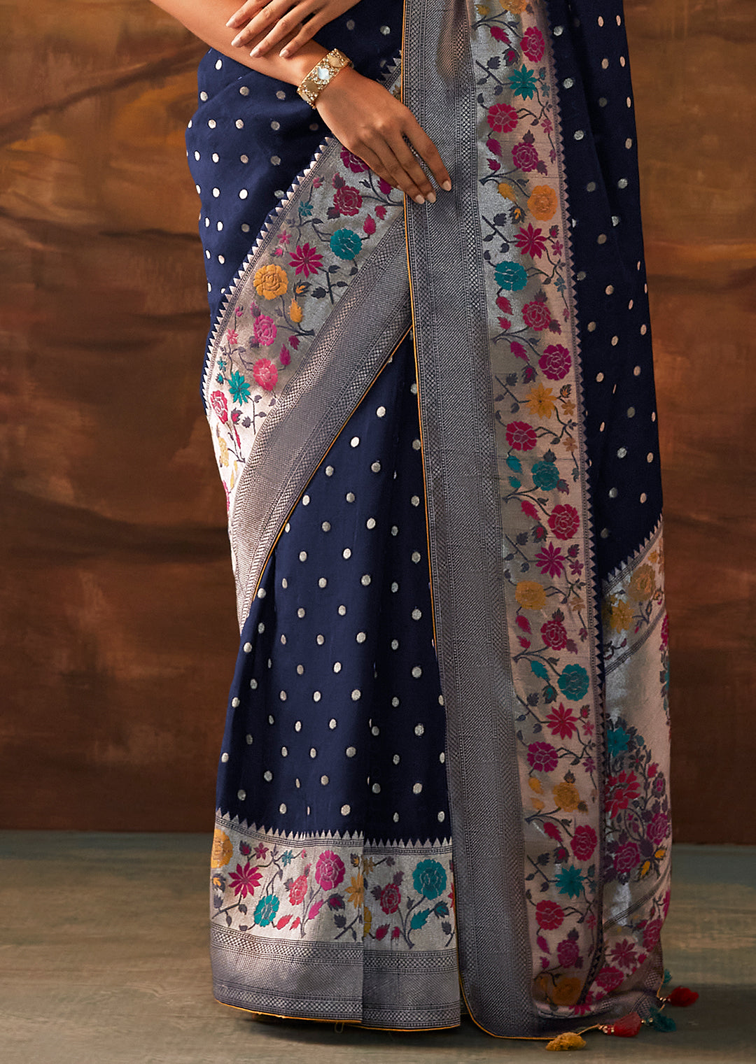 Navy Blue Zari & Resham Woven Designer Banarasi Silk Saree