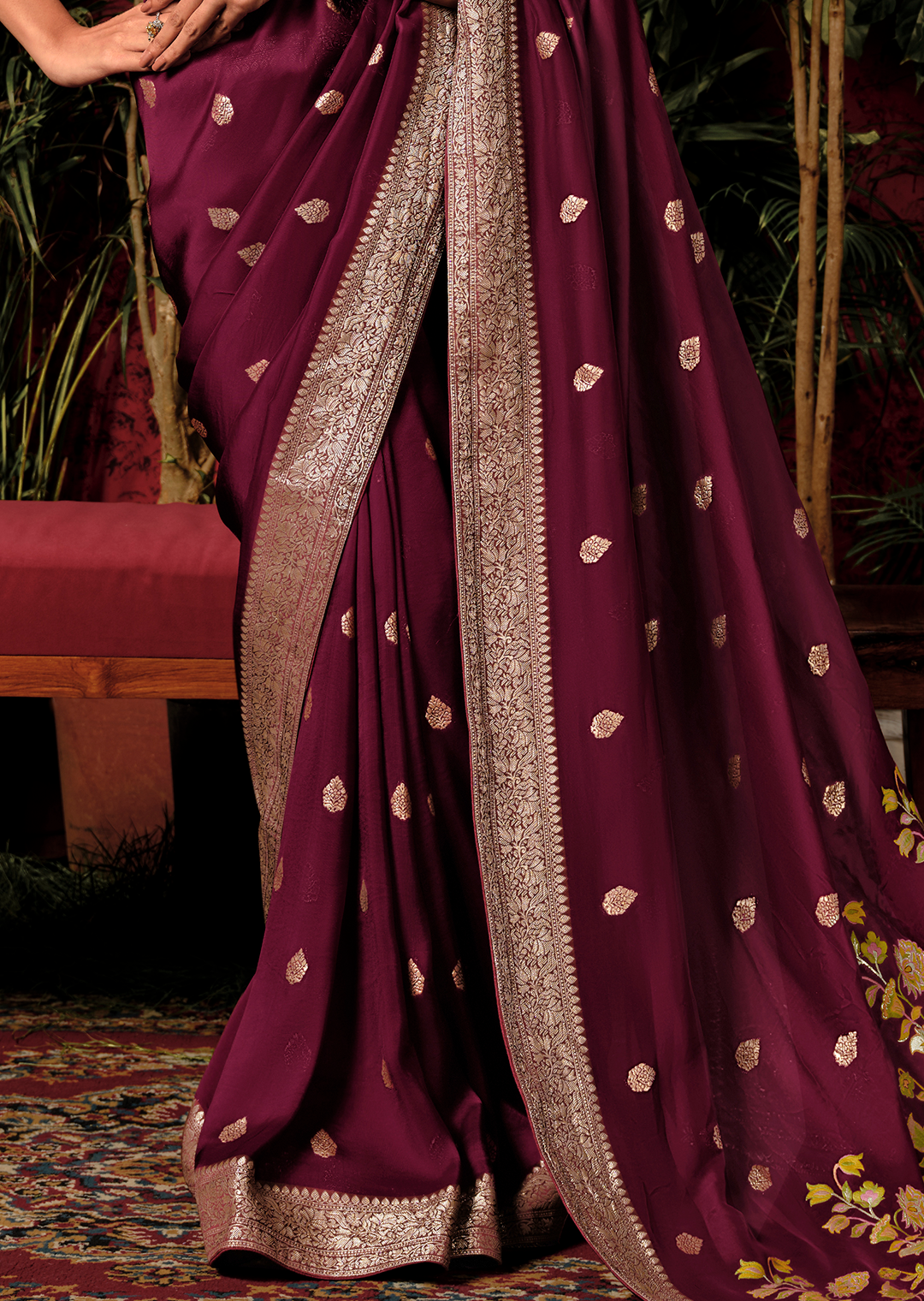 Grape Purple	Woven Pure Viscose Dola Silk Banarasi Saree