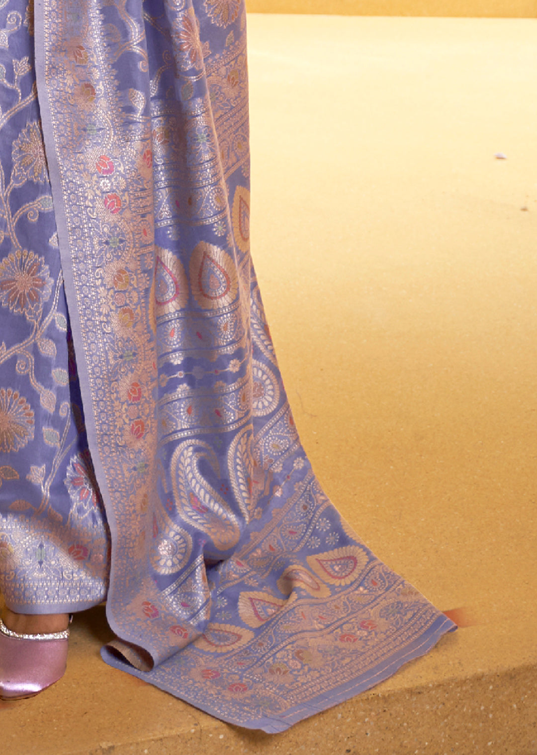 PERIWINKLE PURPLE  WOVEN CHIKANKARI LUCKNOWI COTTON SAREE