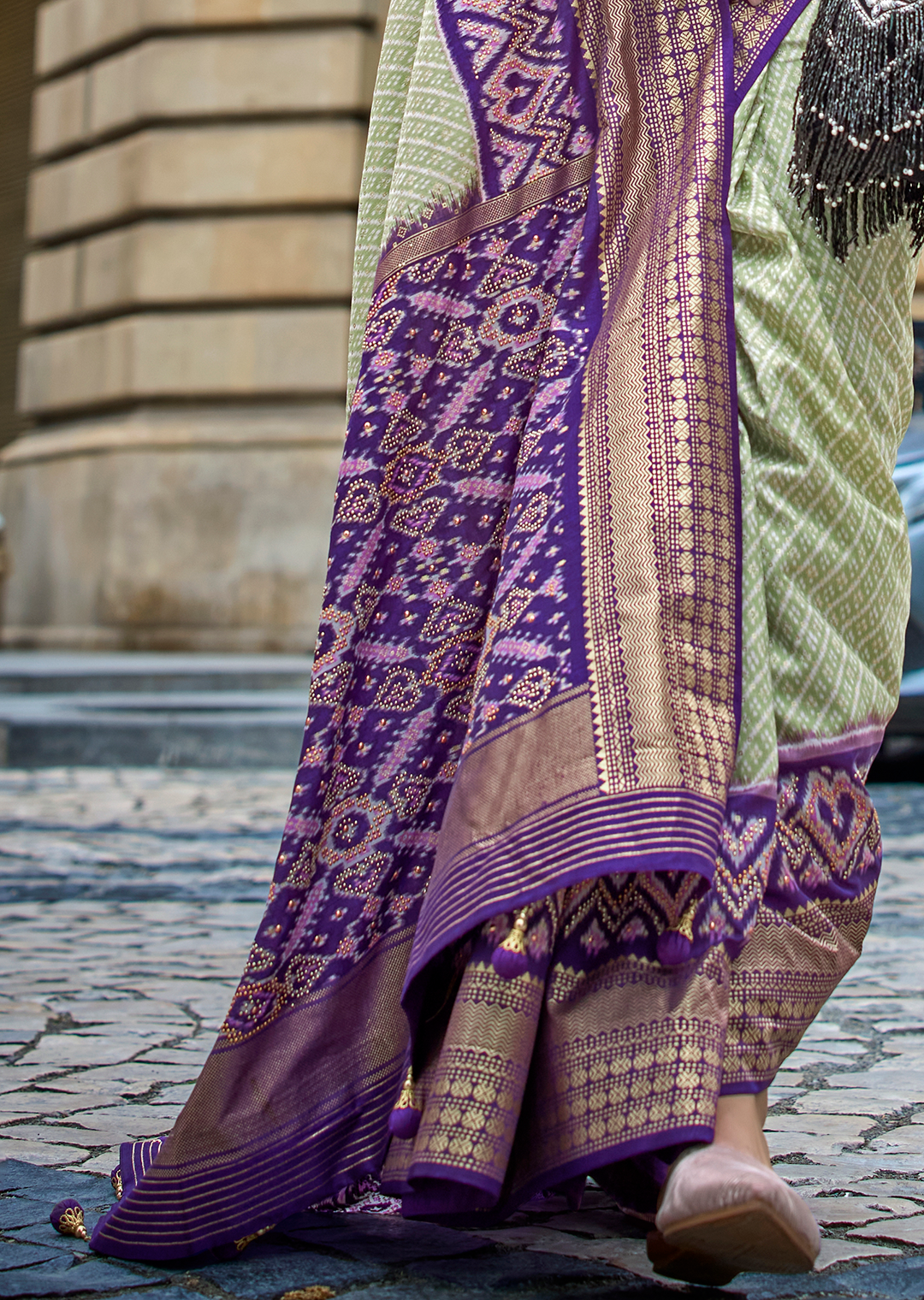 Tea Green & Purple Woven Royal Traditional Patola Silk Saree