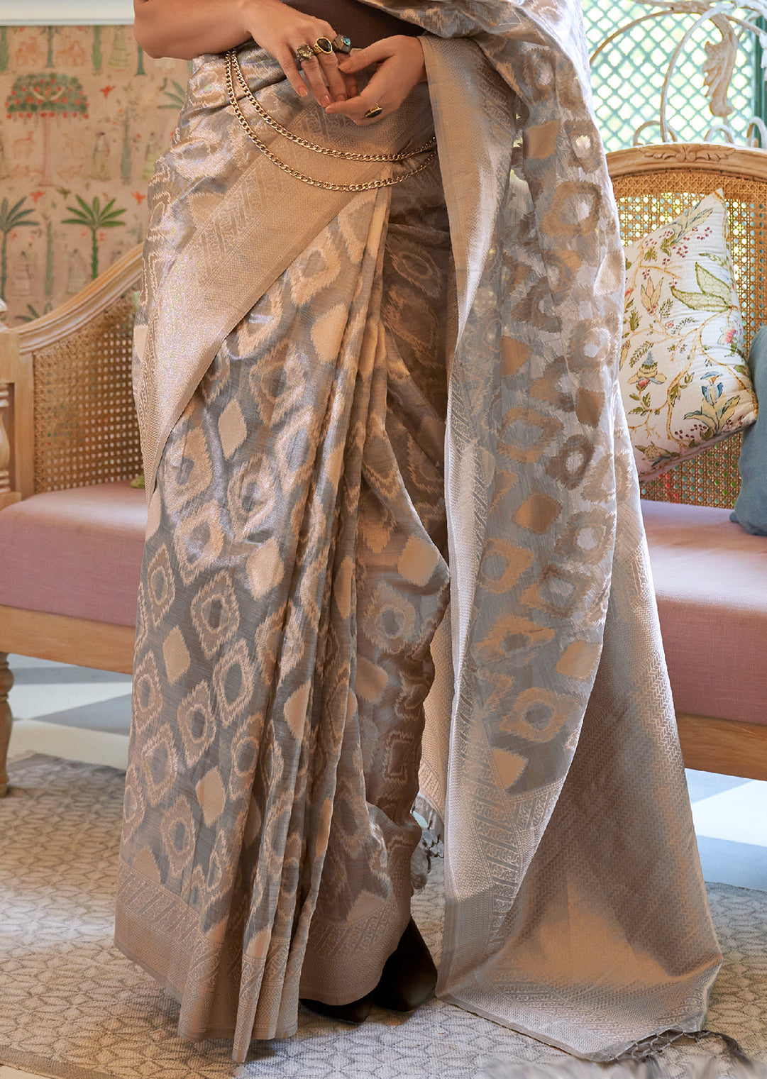 Grey Woven Pure Handloom Tissue Silk Saree