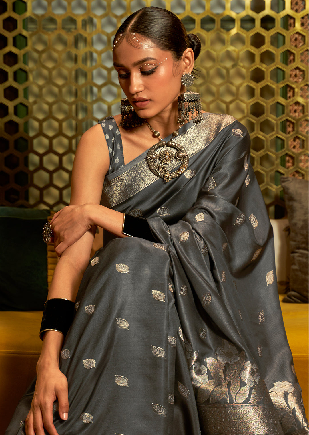 Grey Zari Woven Handloom Pure Banarasi Satin Silk Saree