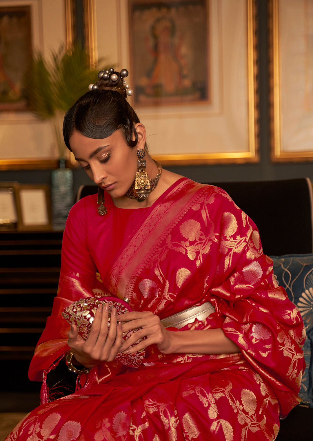 RED	ZARI WOVEN HANDLOOM BANARASI SILK SAREE