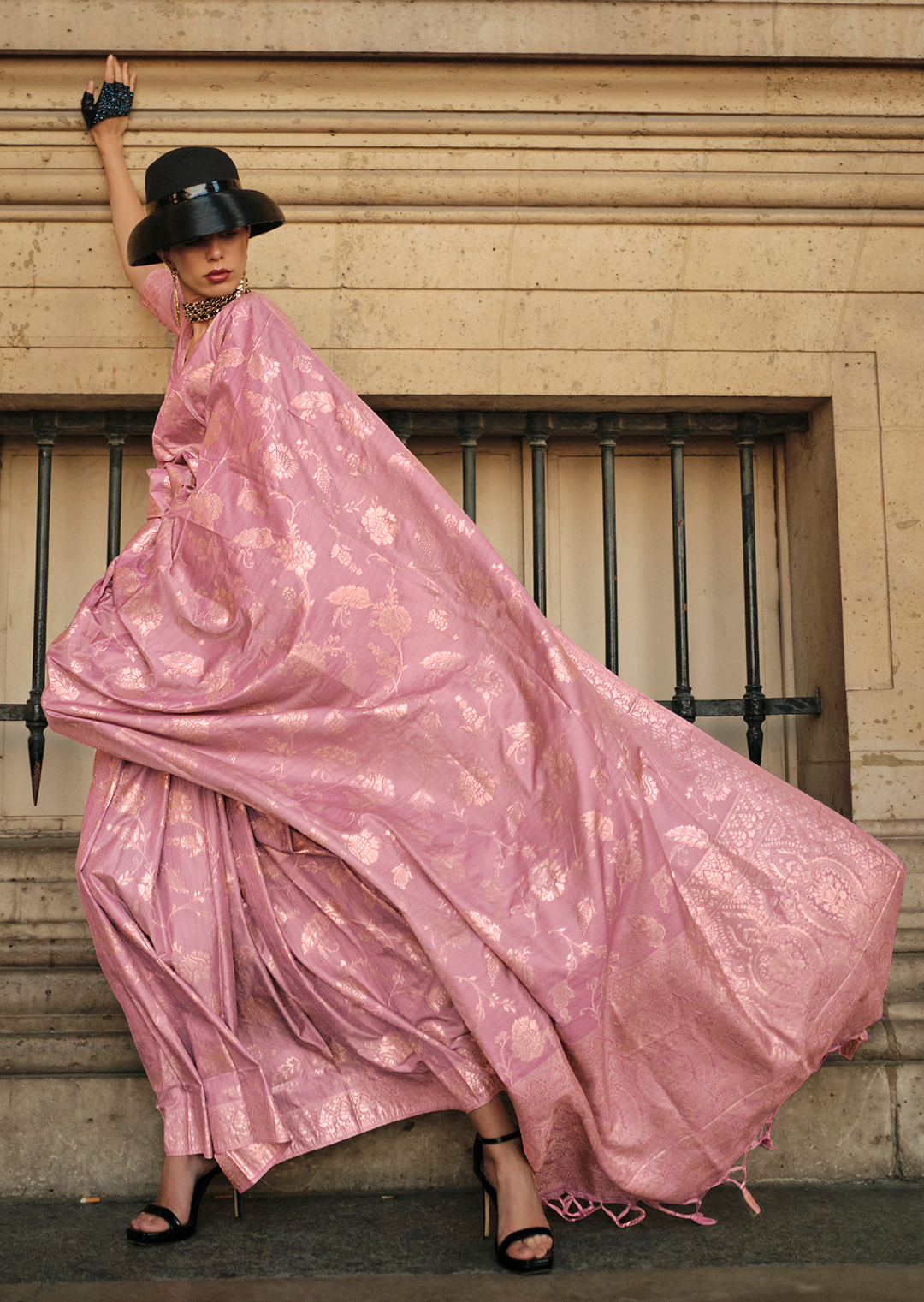 Crepe Pink Gota Woven Pure Handloom Silk Saree