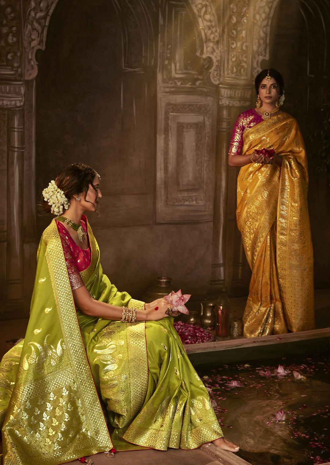 LIME GREEN WOVEN PURE CREPE SILK DESIGNER BANARASI SAREE