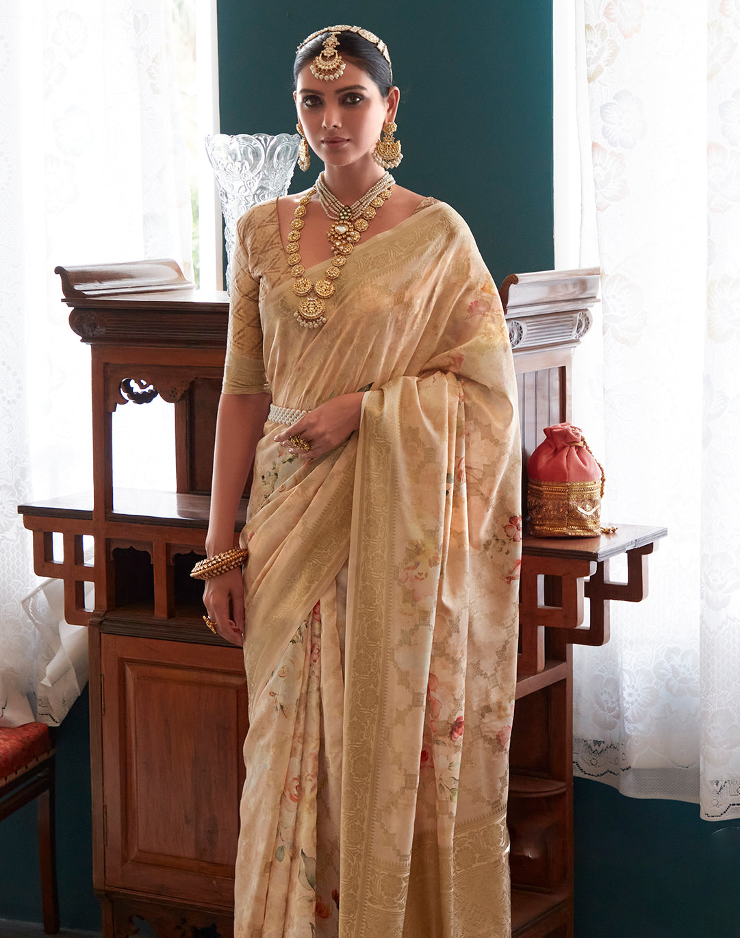 Cream Off White	Zari Woven Printed Handloom Crepe Silk Saree