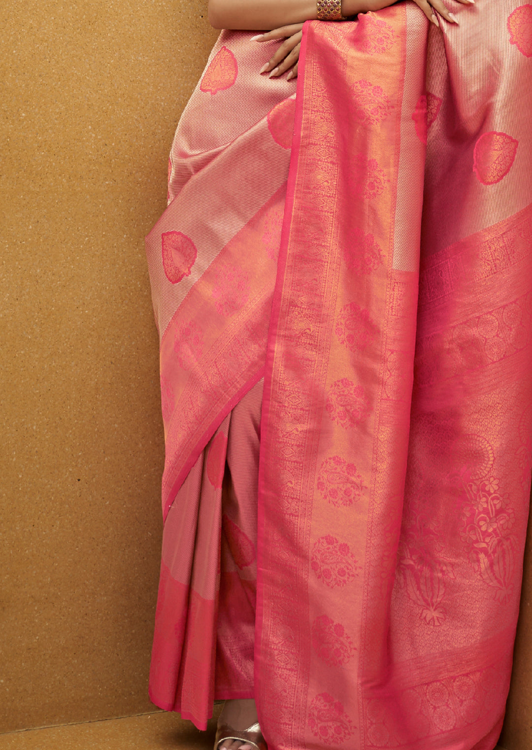 Pink Zari Woven Two Tone Handloom Kanjivaram Silk Saree