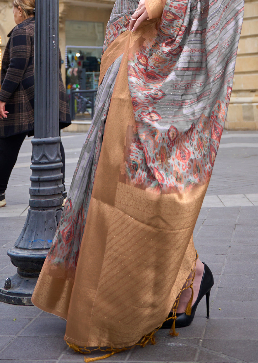 Cloud Grey Woven Printed Brasso Handloom Silk Saree