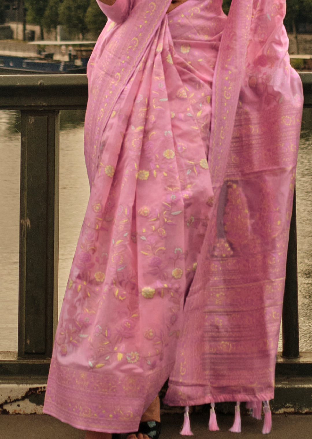 Lavender Pink Woven Pure Handloom Kashmiri Organza Silk Saree
