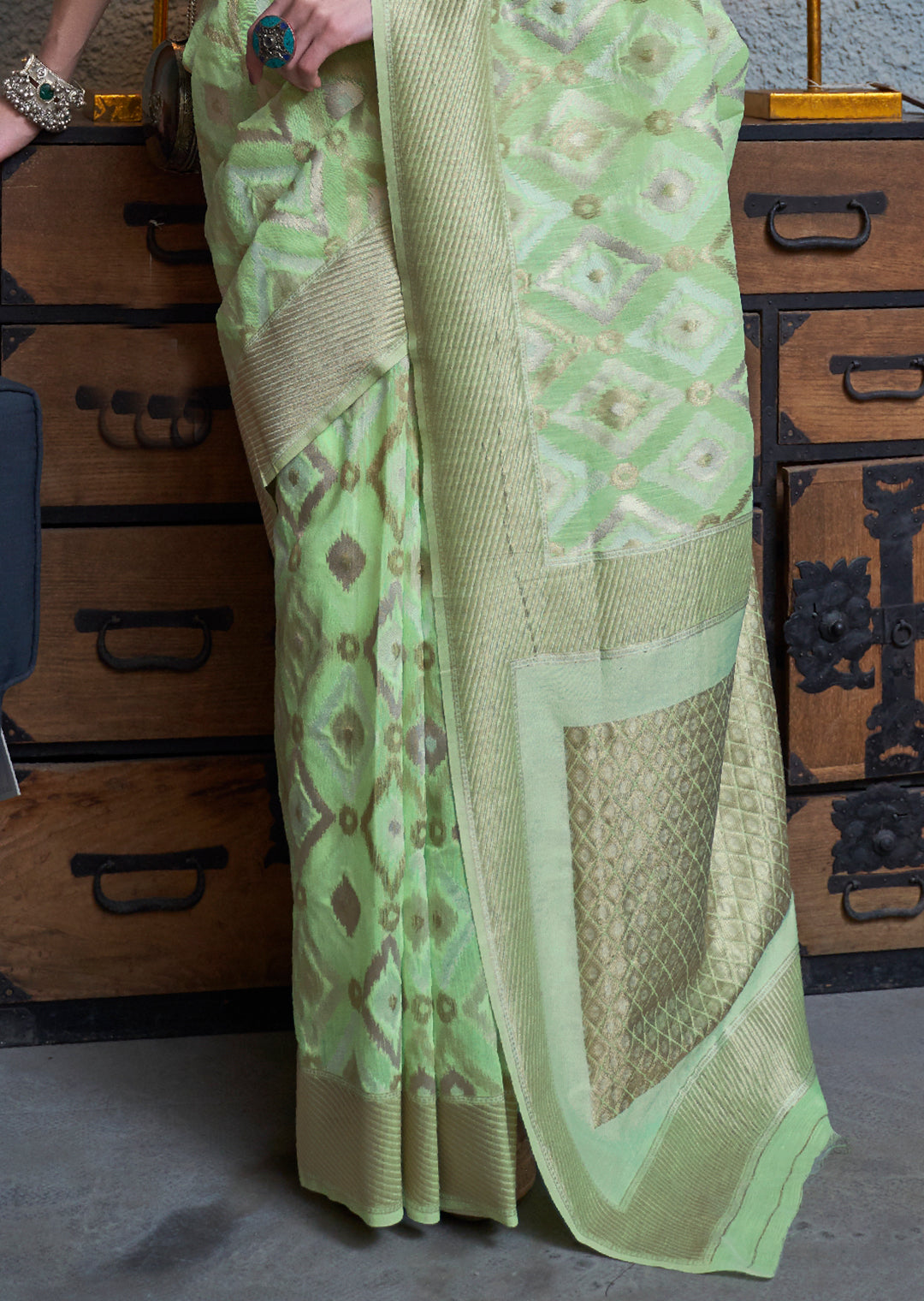 Tea Green Woven Handloom Pure Linen Saree