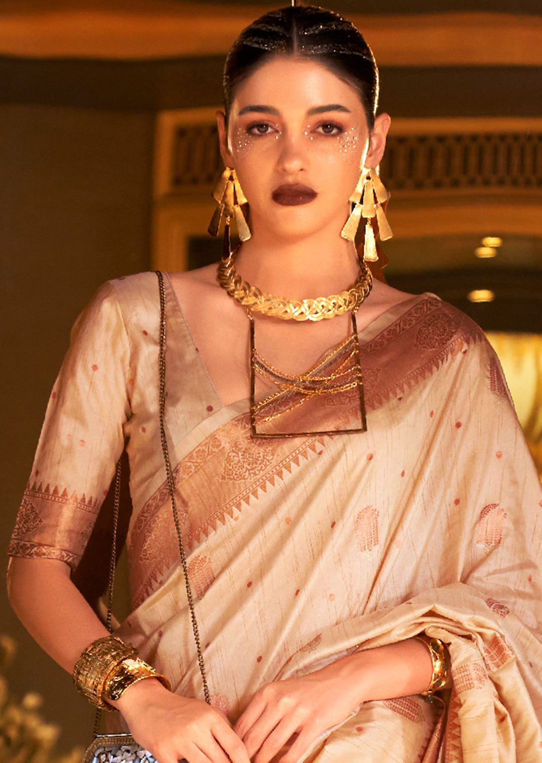 Beige Off White Copper Zari Woven Pure Handloom Banarasi Silk Saree