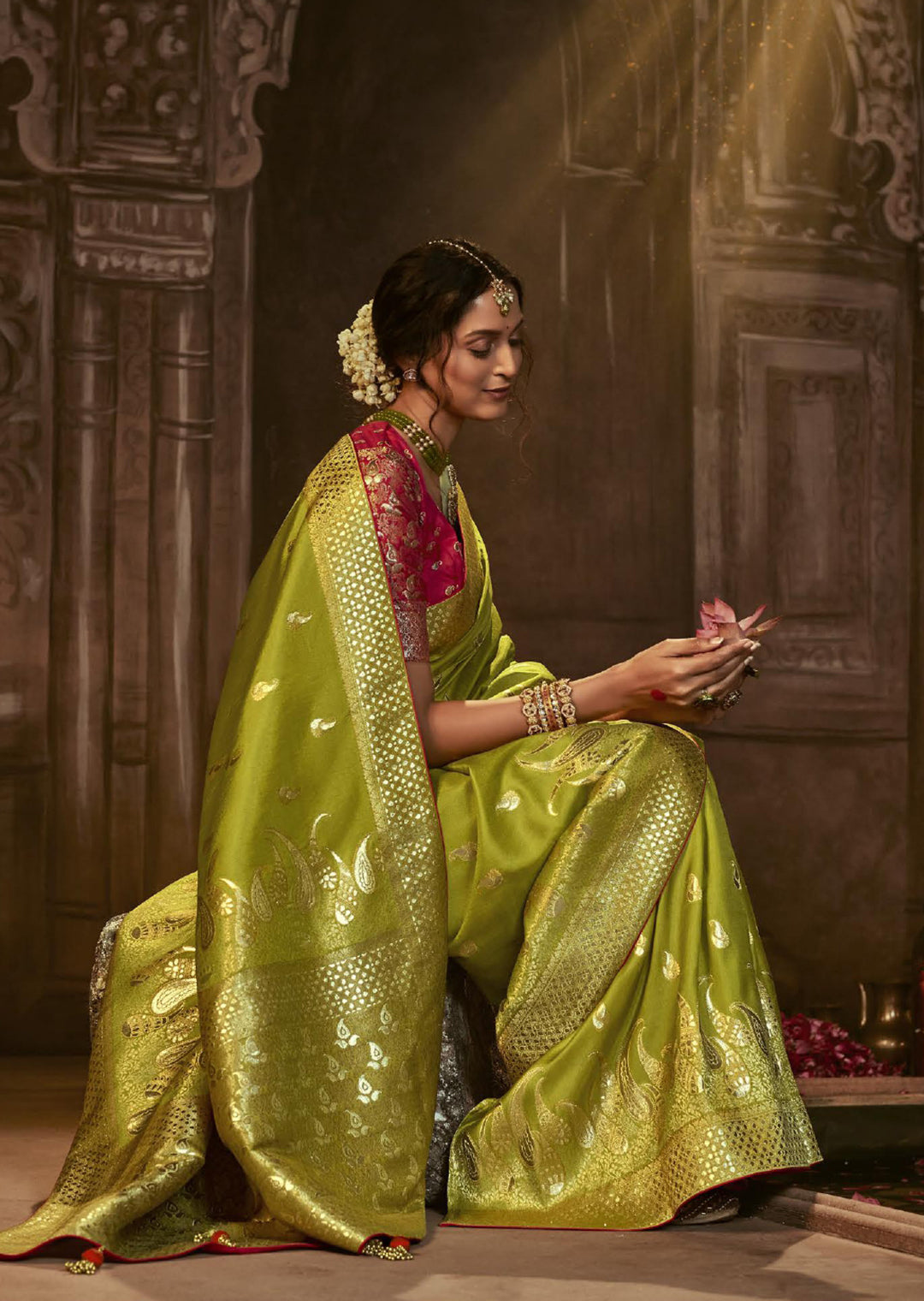 LIME GREEN WOVEN PURE CREPE SILK DESIGNER BANARASI SAREE