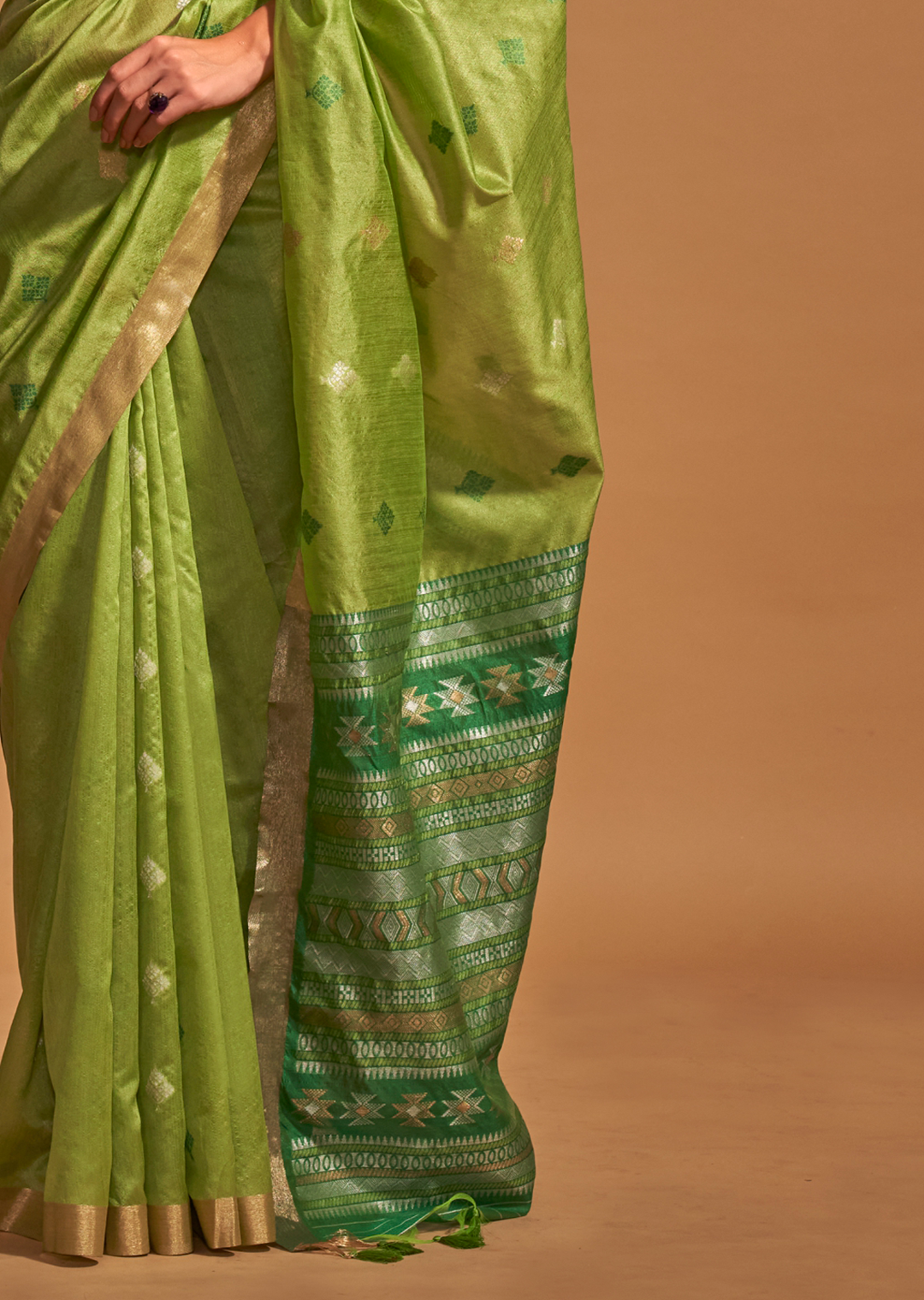 Pear Green Woven Pure Handloom Silk Saree