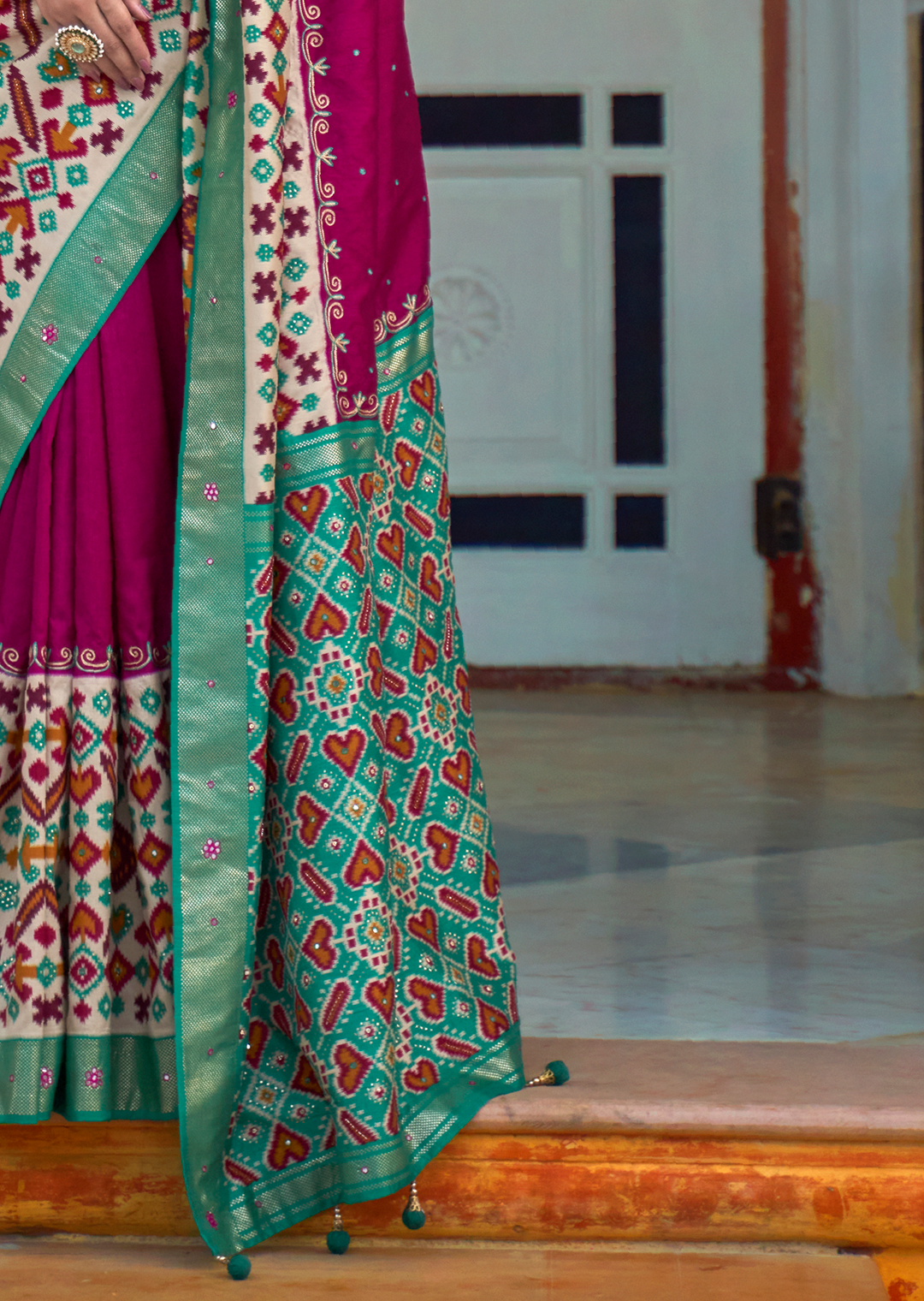 Wine Pink Woven Traditional Patola Silk Saree