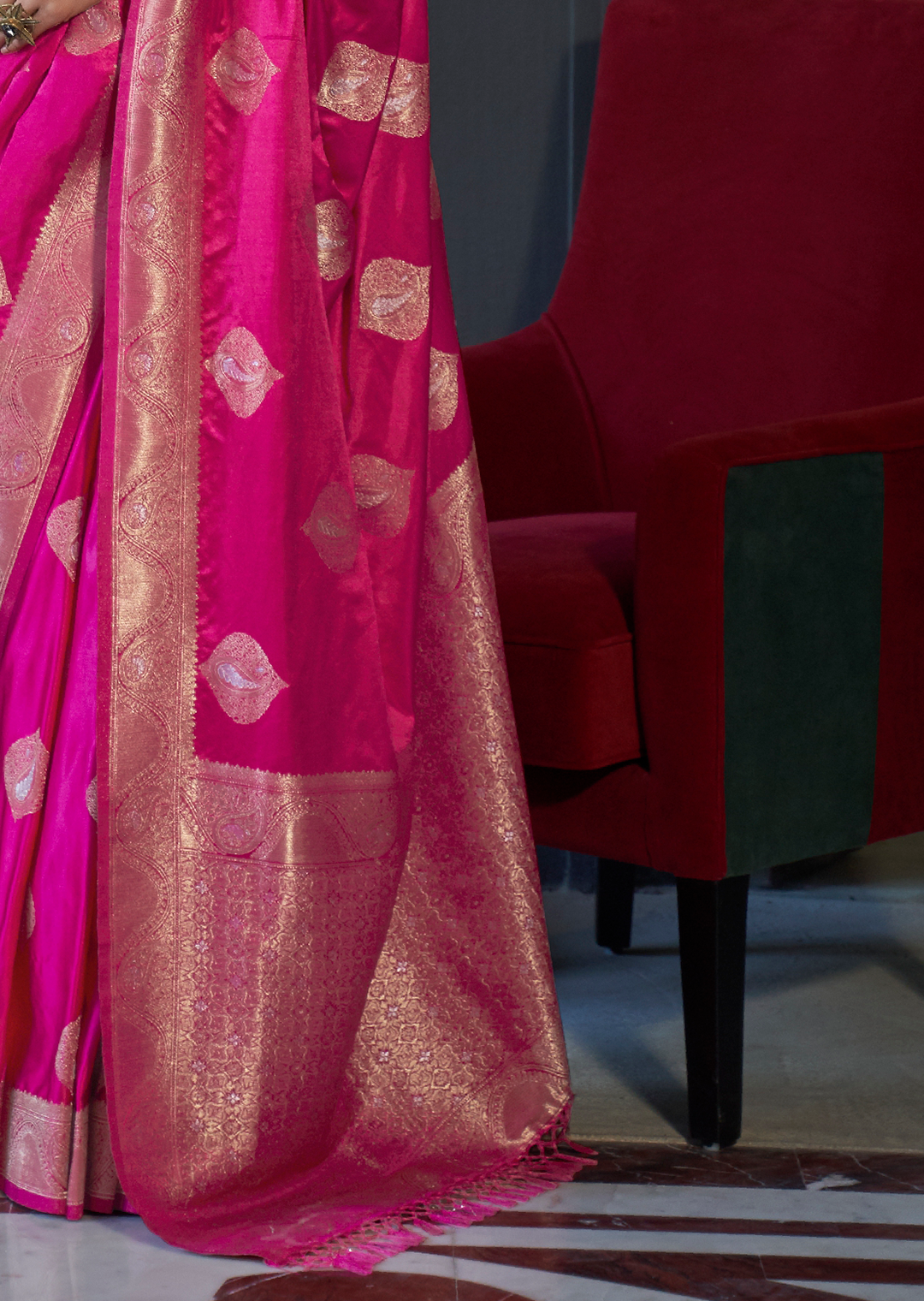 Hot Pink	Zari Woven Pure Handloom Banarasi Satin Silk Saree