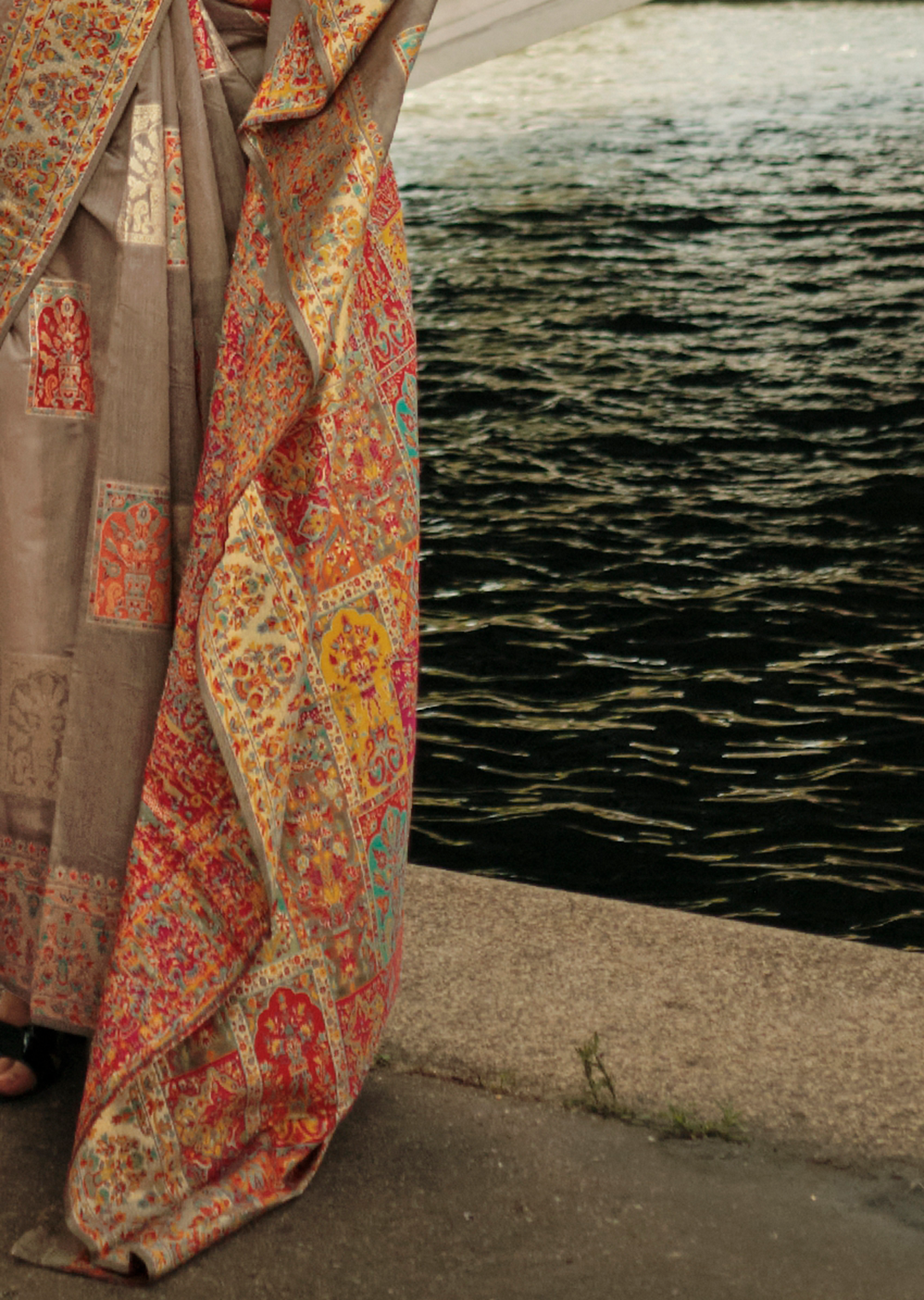 Pastel Brown Woven Pure Handloom Kashmiri Jamewar Silk Saree