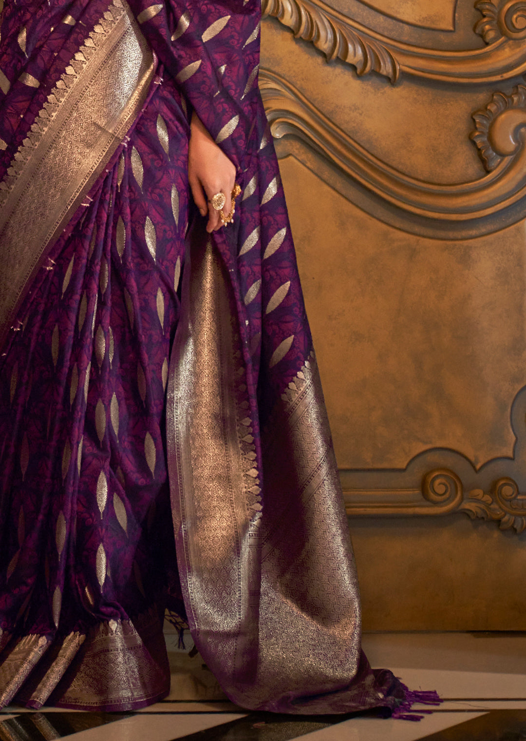 Plum Purple Zari Woven Handloom Pure Banarasi Satin Silk Saree