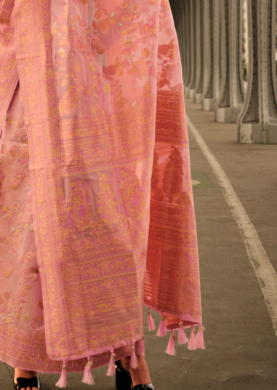 Peach Pink Woven Pure Handloom Kashmiri Organza Silk Saree