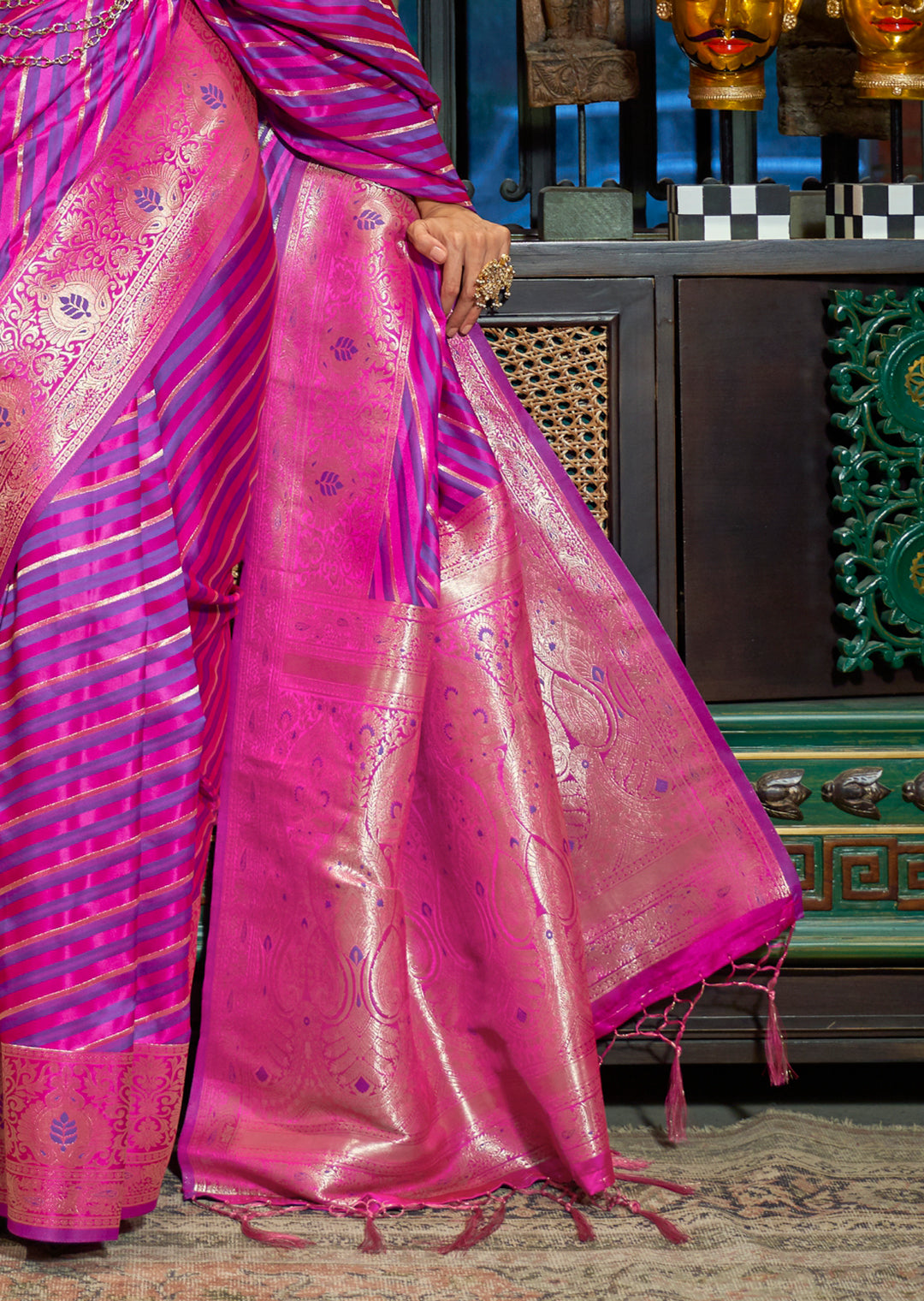 Magenta Purple Zari Woven Handloom Pure Banarasi Satin Silk Saree