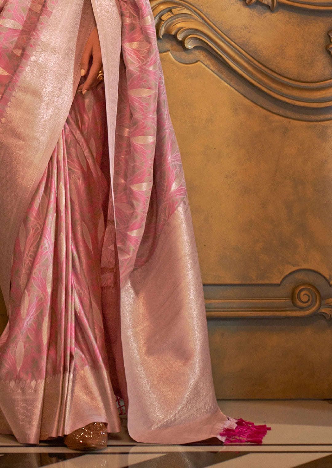 Pastel Pink Zari Woven Handloom Pure Banarasi Satin Silk Saree