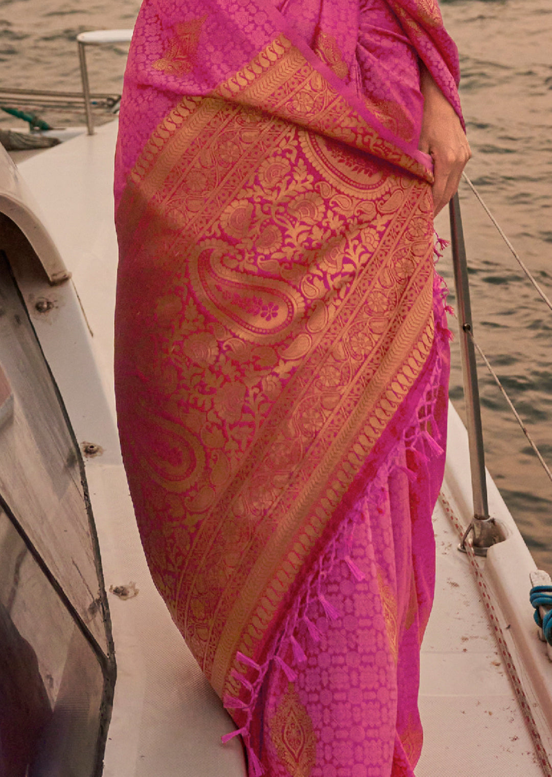 Hot Pink	Woven Pure Handloom Kanjivaram Satin Silk Saree