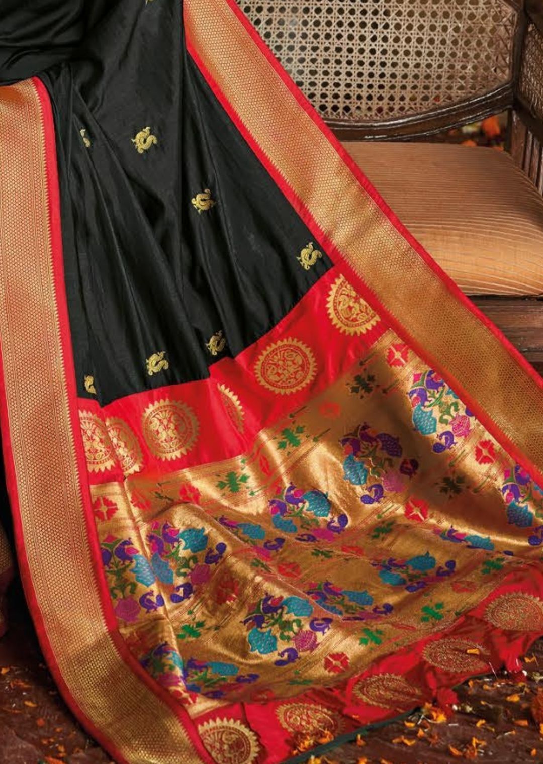 Black Woven Traditional Paithani Silk Saree