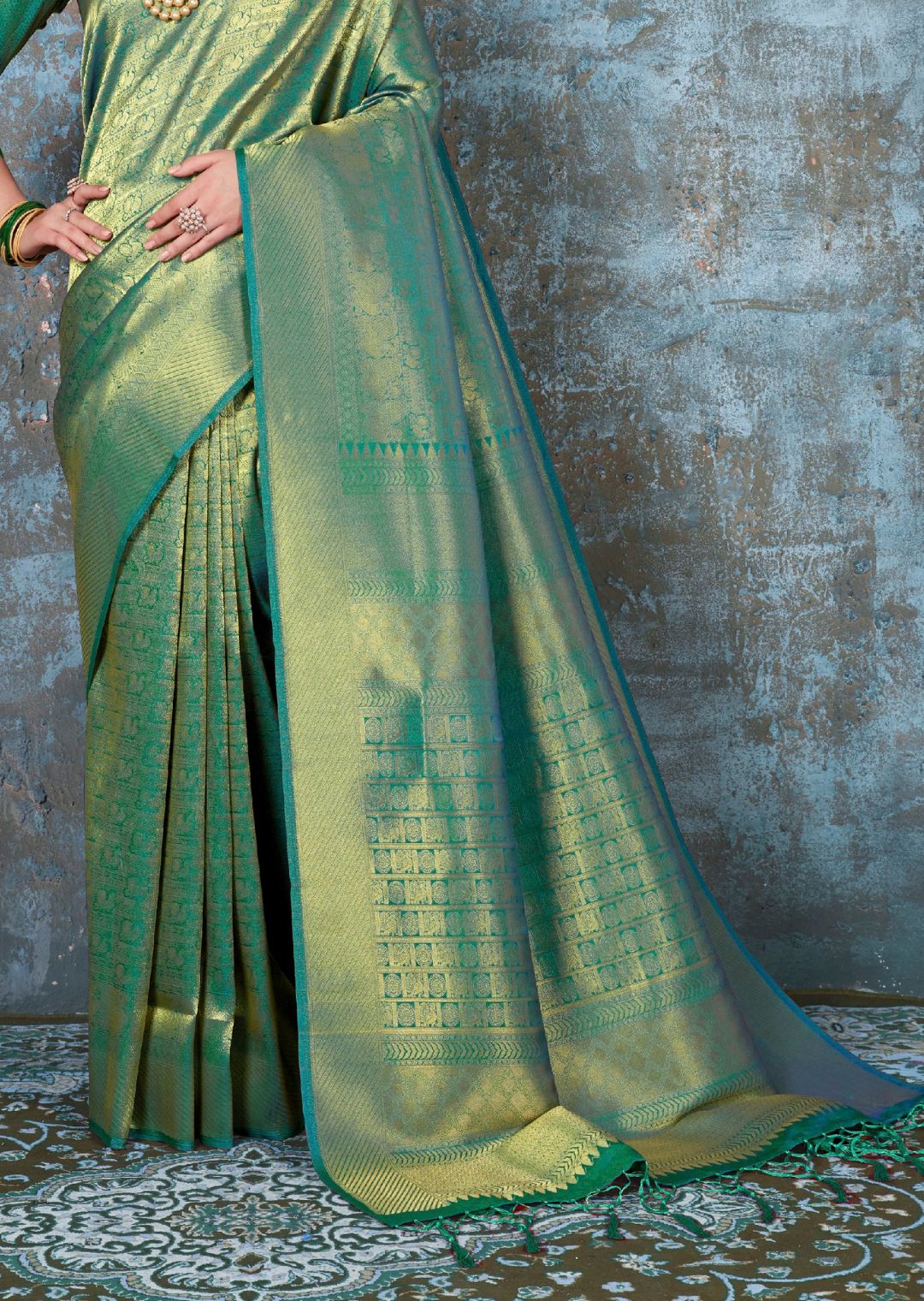 Ocean Green Hand Woven Kanjivaram Silk Saree