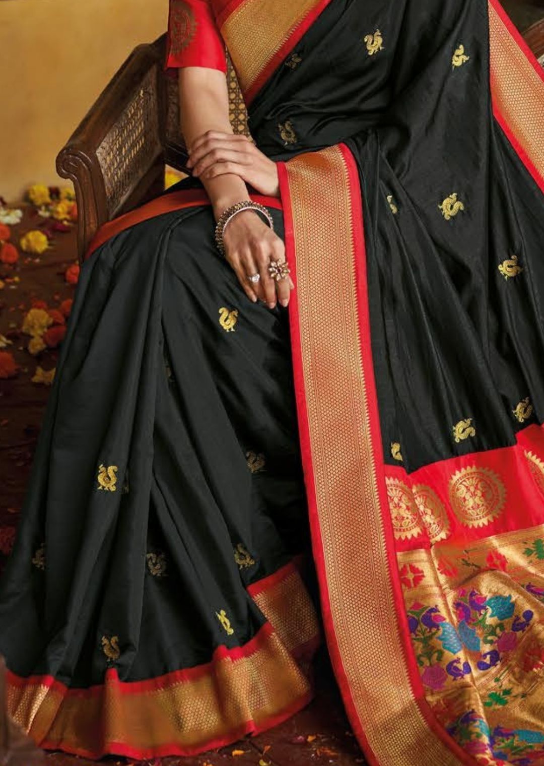 Black Woven Traditional Paithani Silk Saree