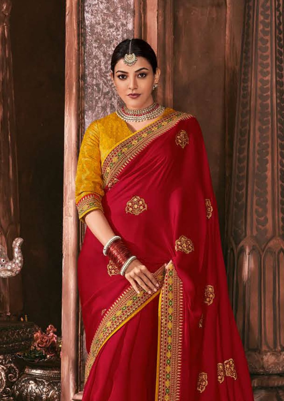 Buy SWIFFIN Plain Vichitra Silk Banarasi Red Saree For Women/Women Saree  With Unstitched Blouse- DDH-TULSI-RED Online at Best Prices in India -  JioMart.