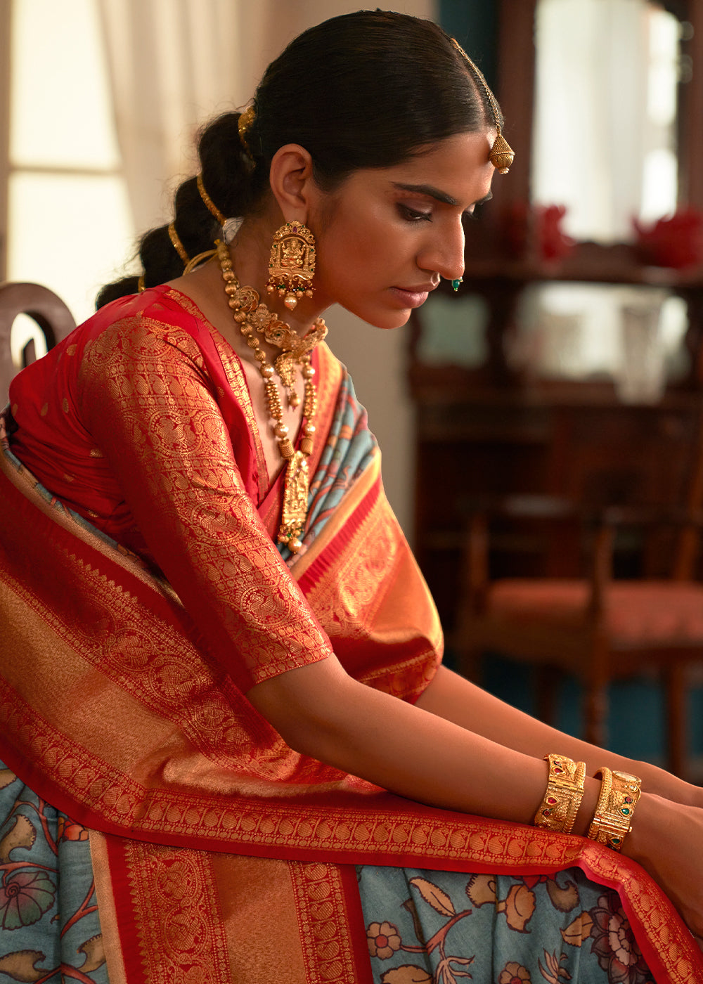 Indian traditional look | Red saree look indian, Red saree, Saree look
