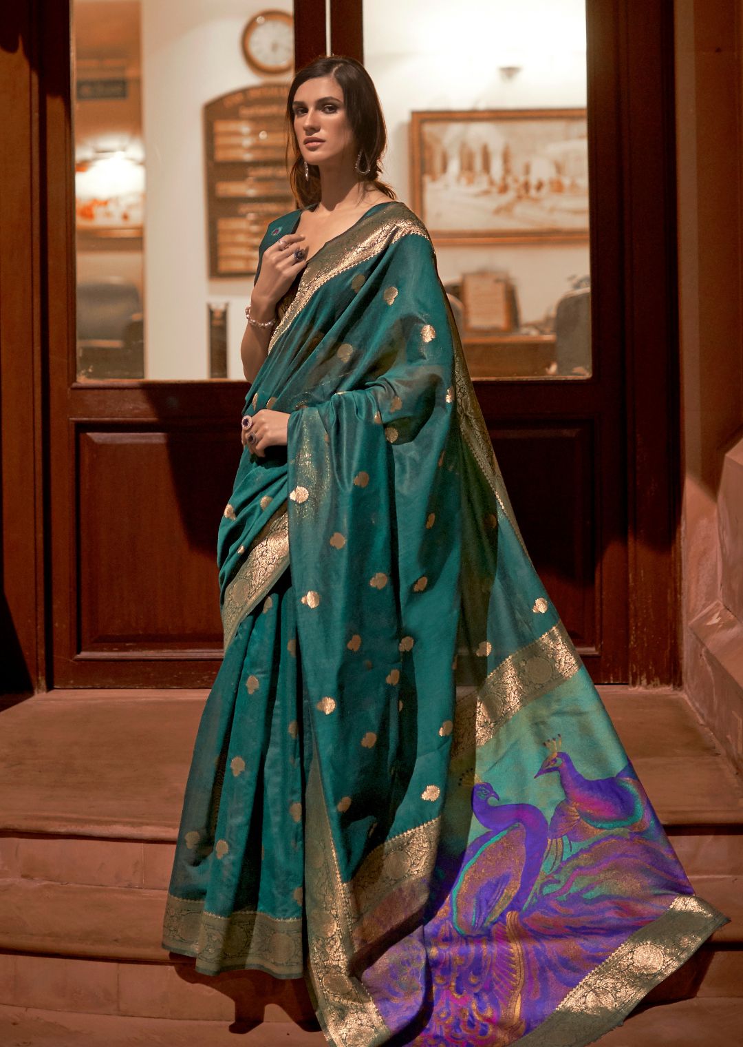 Peacock Green Hand Woven Kanjivaram Silk Saree – zarikaariindia.com