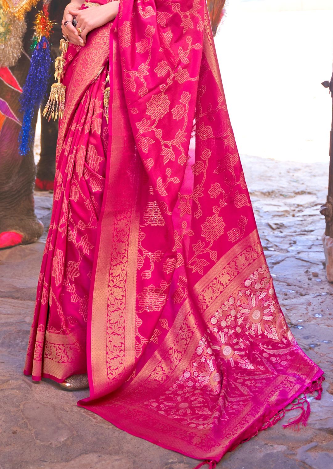 Deep Pink Sequins Woven Pure Handloom Banarasi Silk Saree