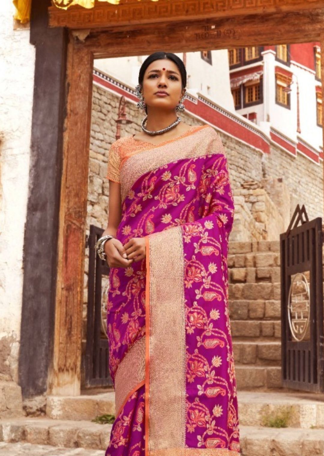 Magenta Pink Woven Traditional Patola Silk Saree