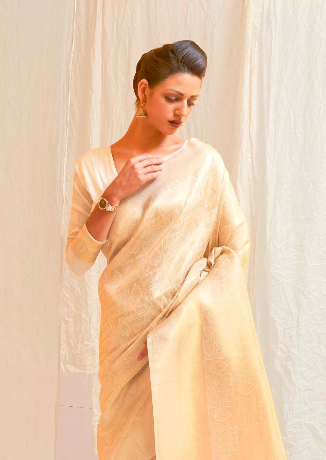 Pearl White Gold Hand Woven Kanjivaram Silk Saree