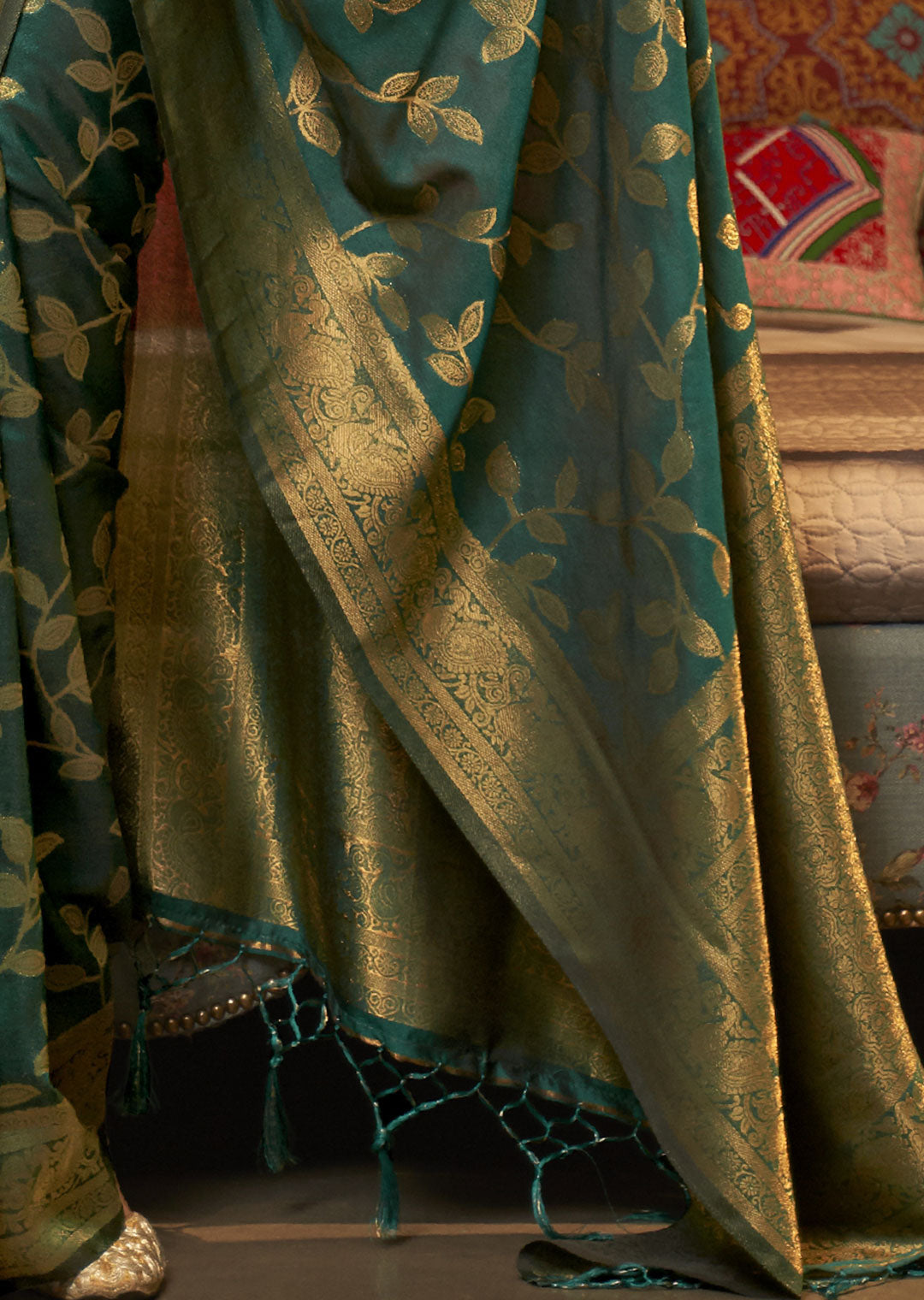 BOTTLE GREEN ZARI WOVEN TWO TONE BANARASI CHINON SILK SAREE