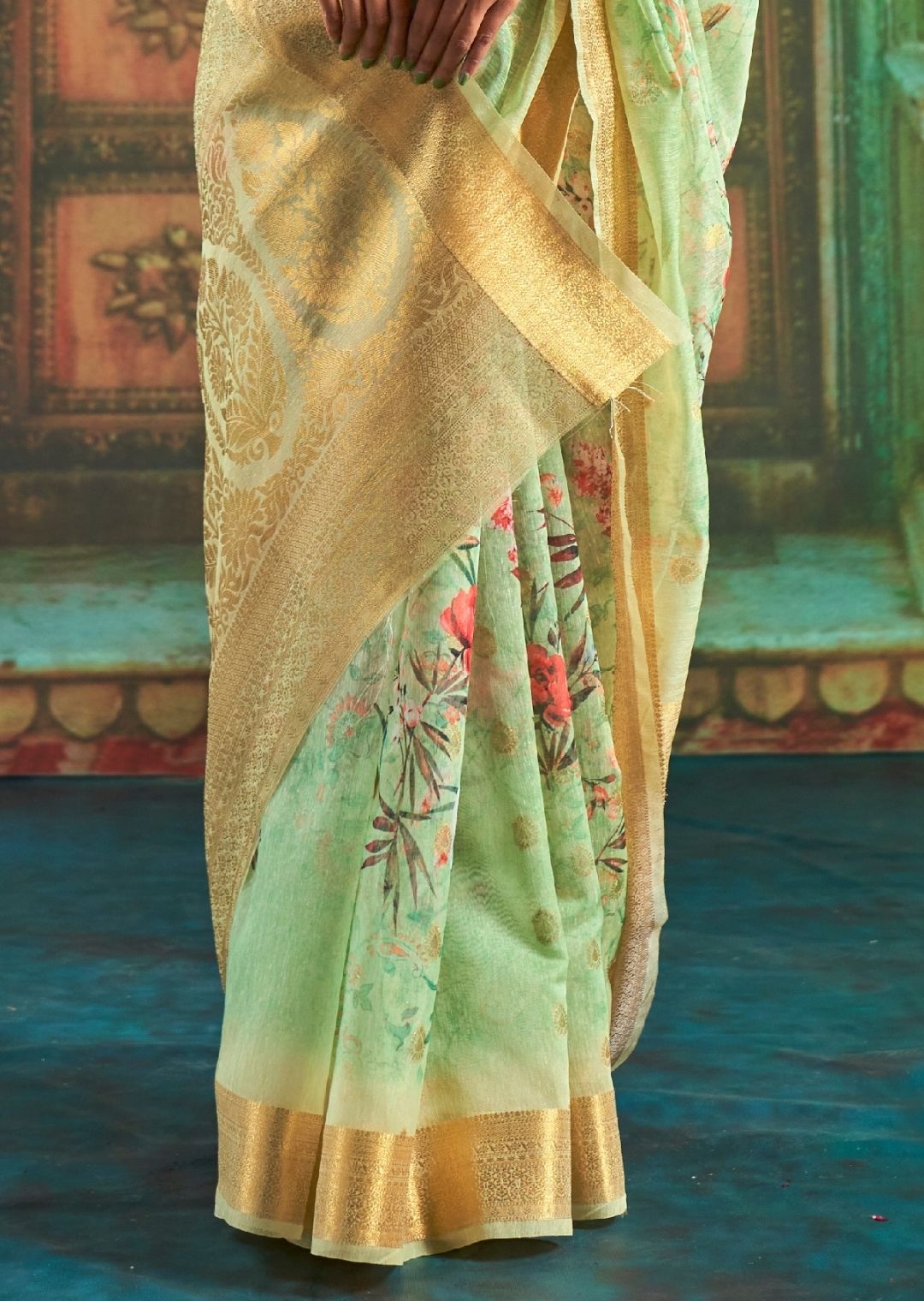 Tea Green Zari Woven Pure Handloom Digital Linen Saree