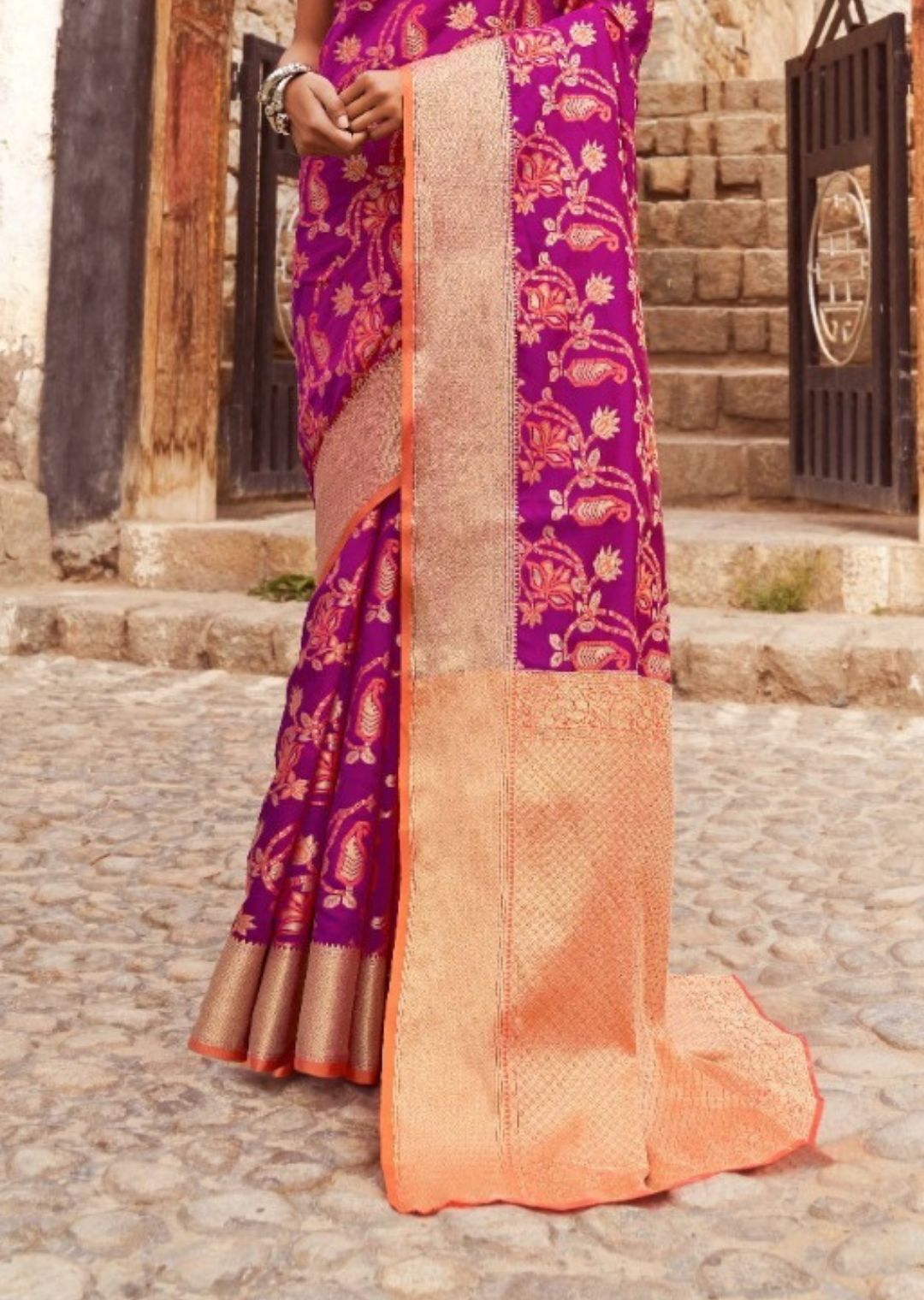 Magenta Pink Woven Traditional Patola Silk Saree